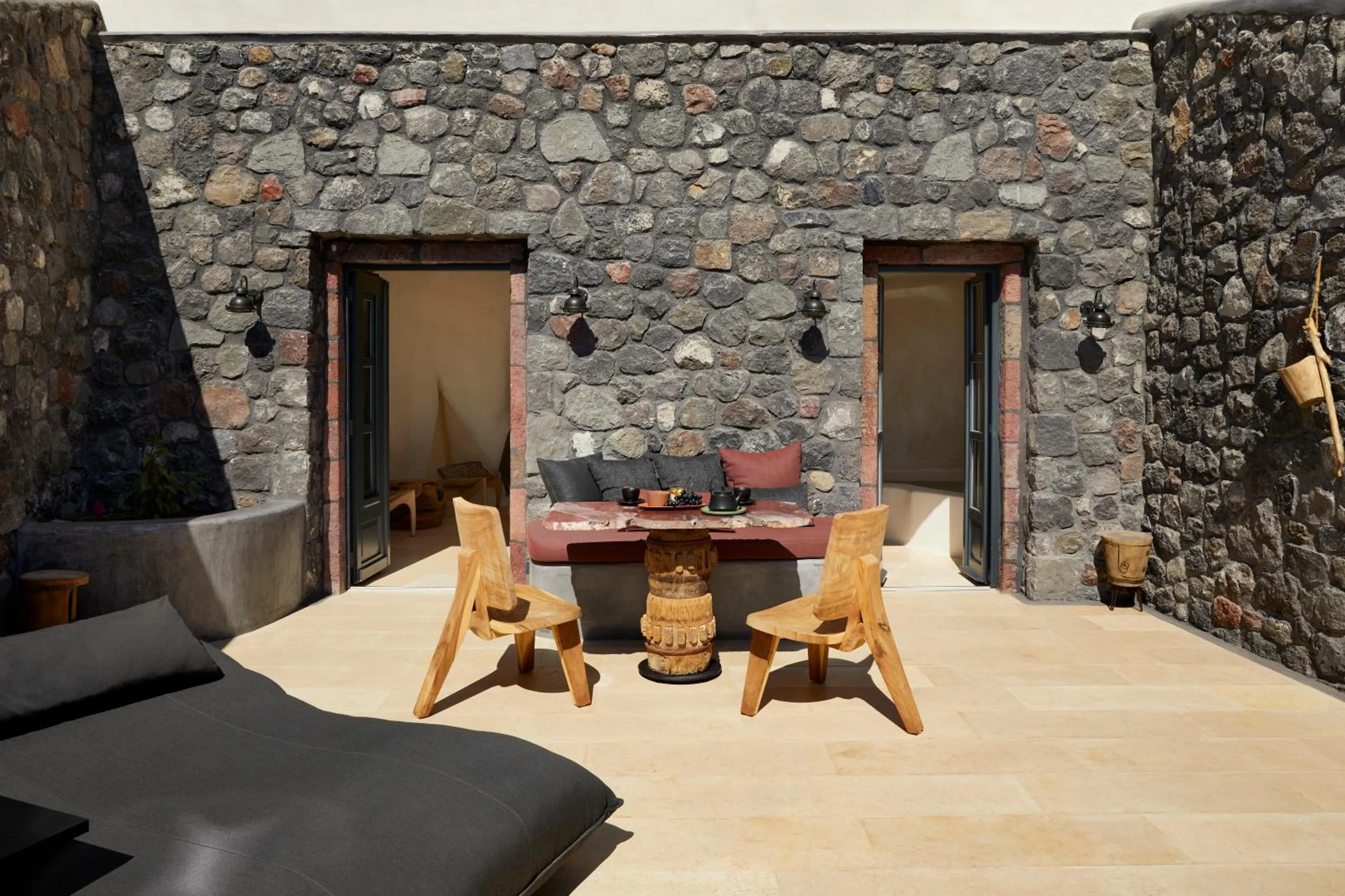 Balcony/Terrace in White Pearl Cavalieri