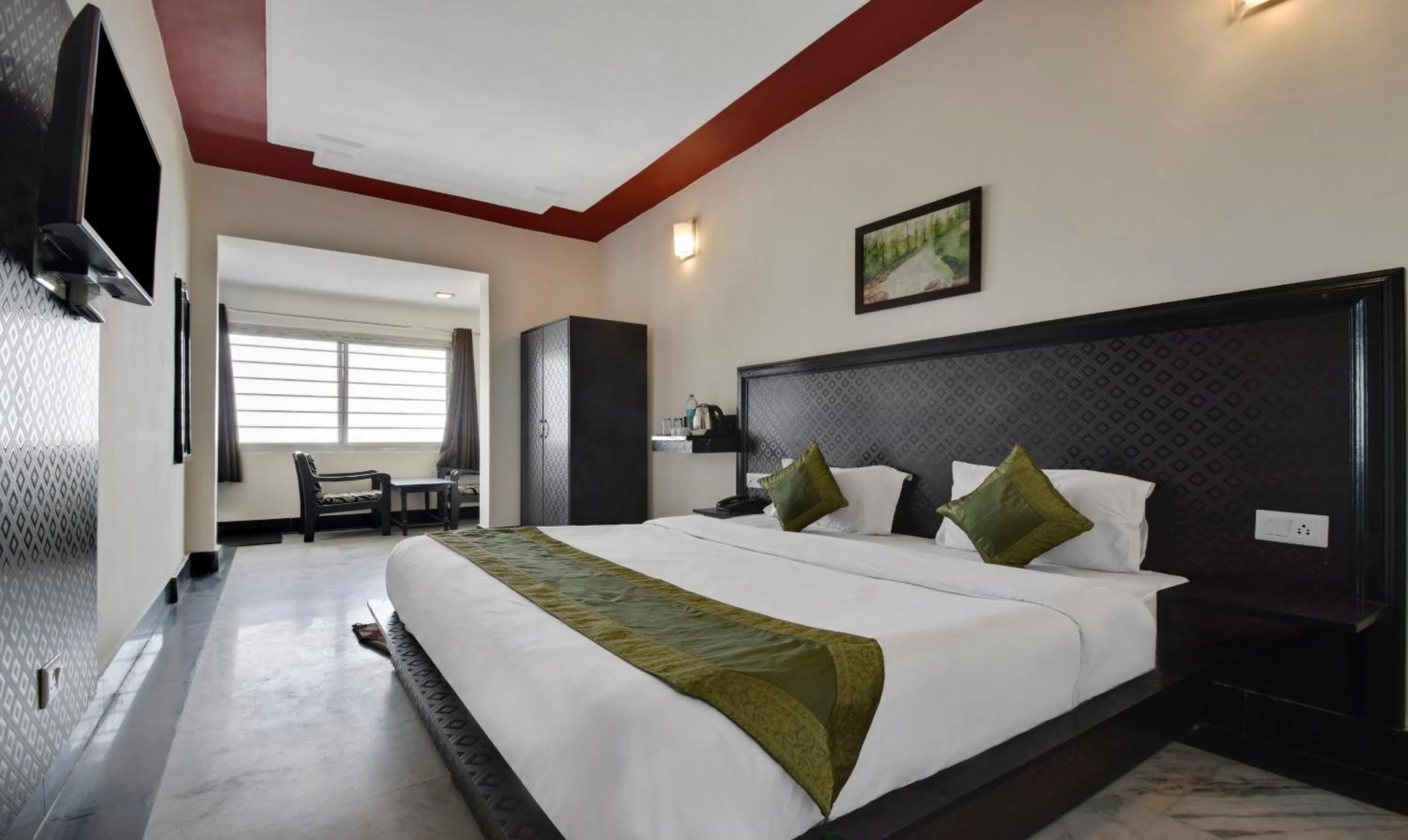 Bedroom, Bed in Treebo Mayur, Mall Road