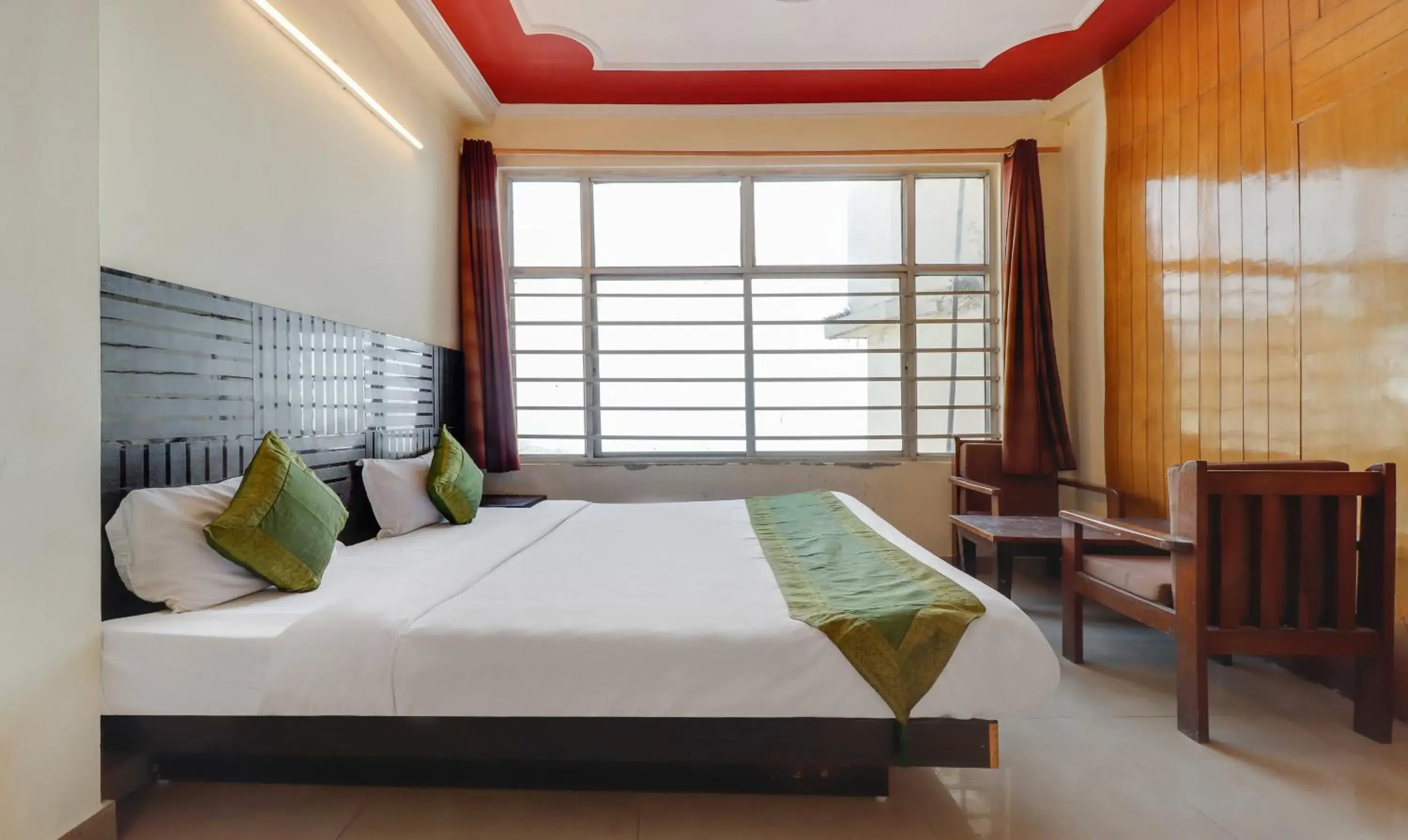 Bedroom, Bed in Treebo Mayur, Mall Road Bedroom, Bed in Treebo Mayur, Mall Road
