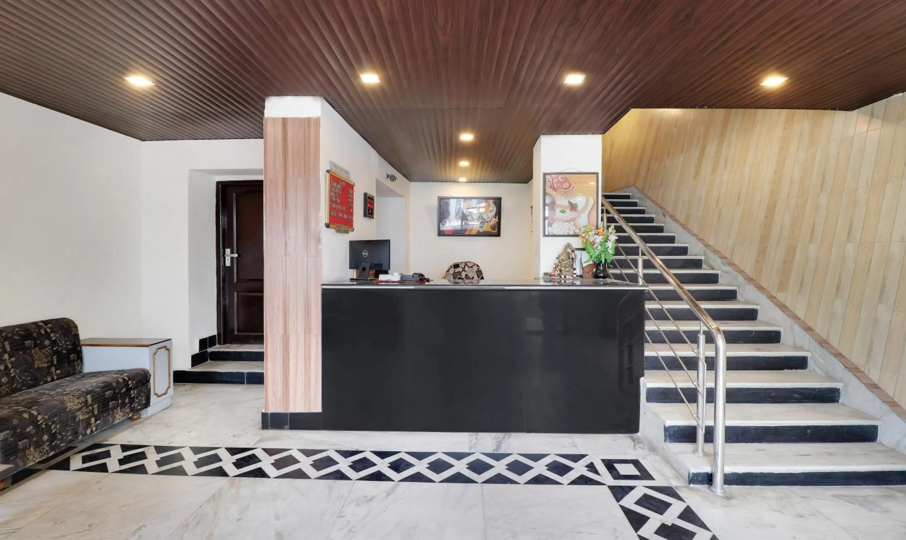 Lobby or reception in Treebo Mayur, Mall Road