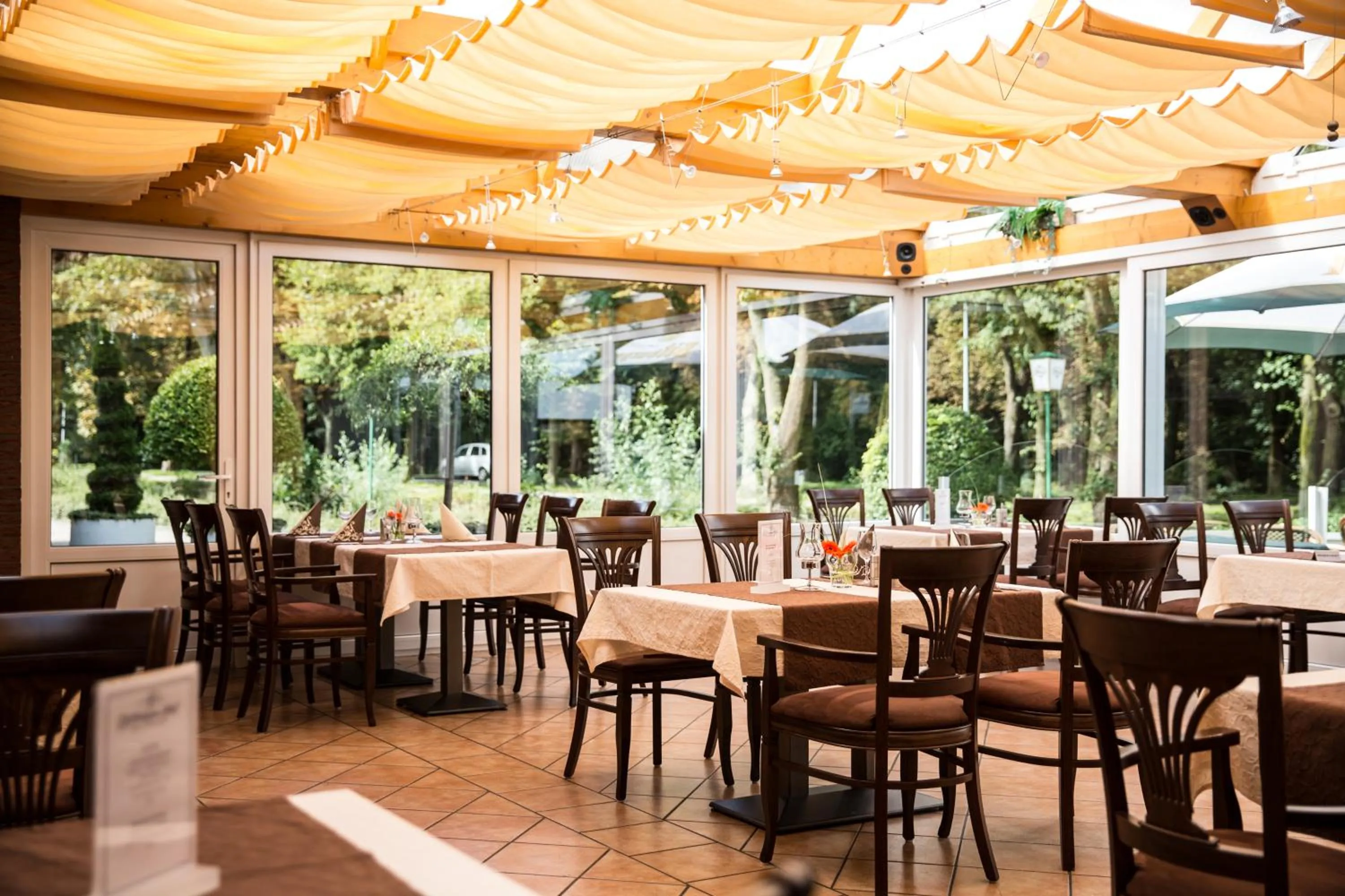 Restaurant/places to eat in Hotel Ostfriesen Hof