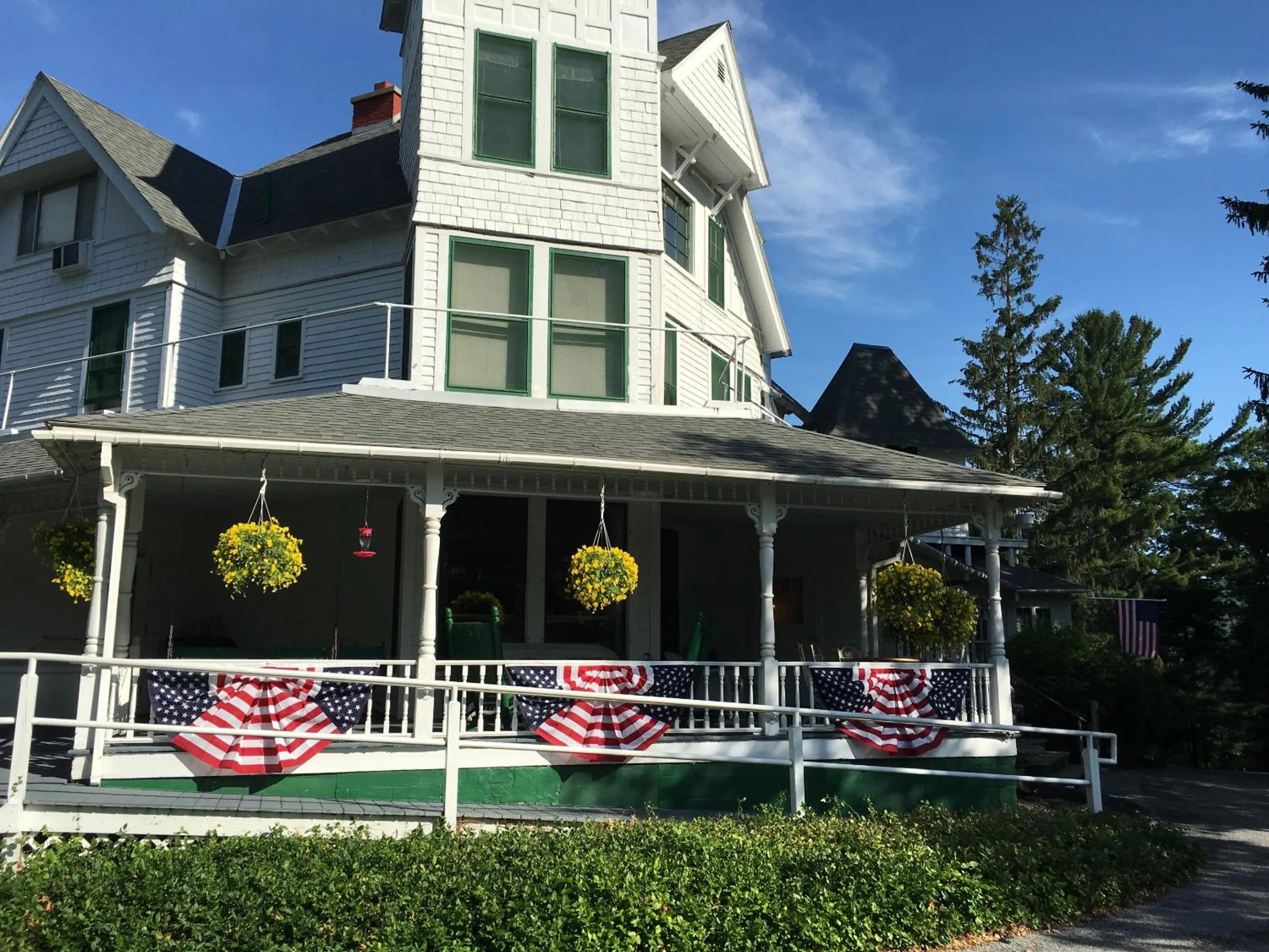 Property building in Anne's Washington Inn