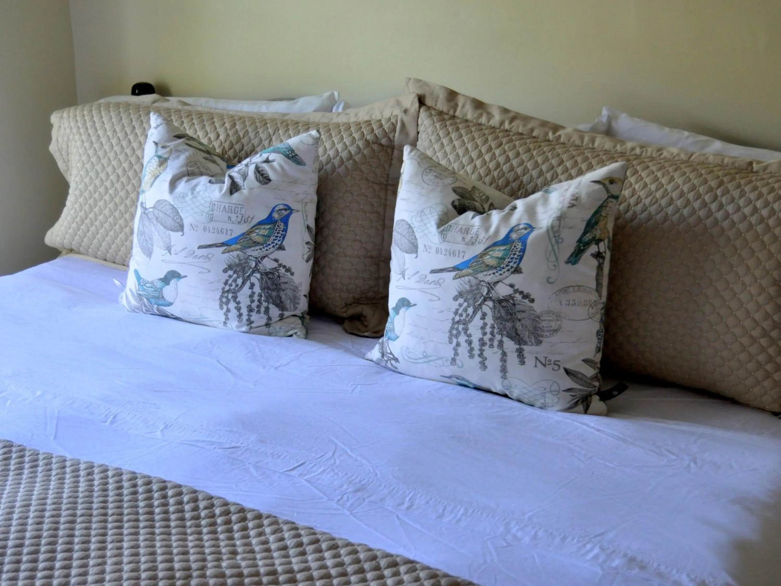 Bedroom, Bed in Anne's Washington Inn