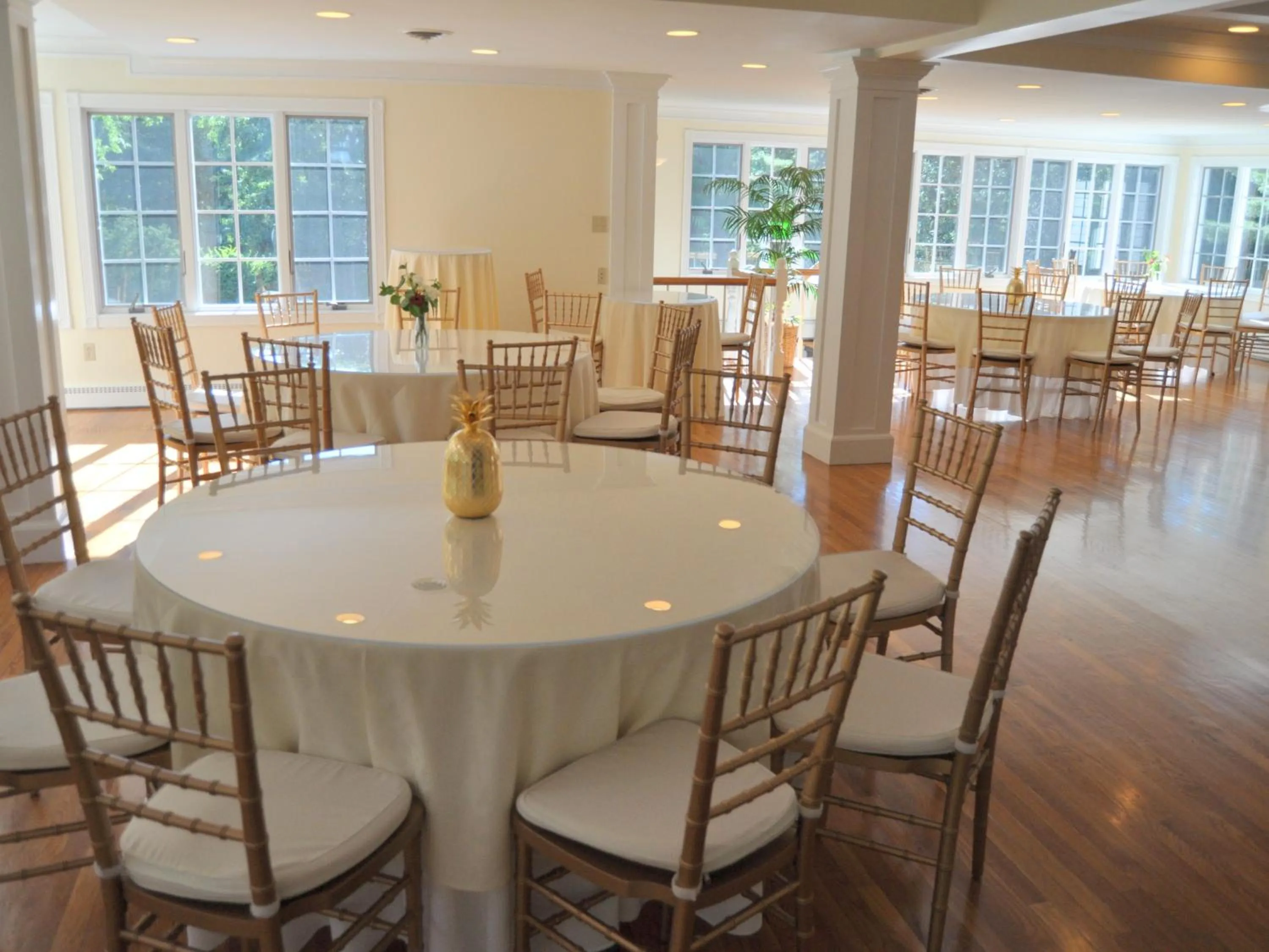 Dining area in Anne's Washington Inn