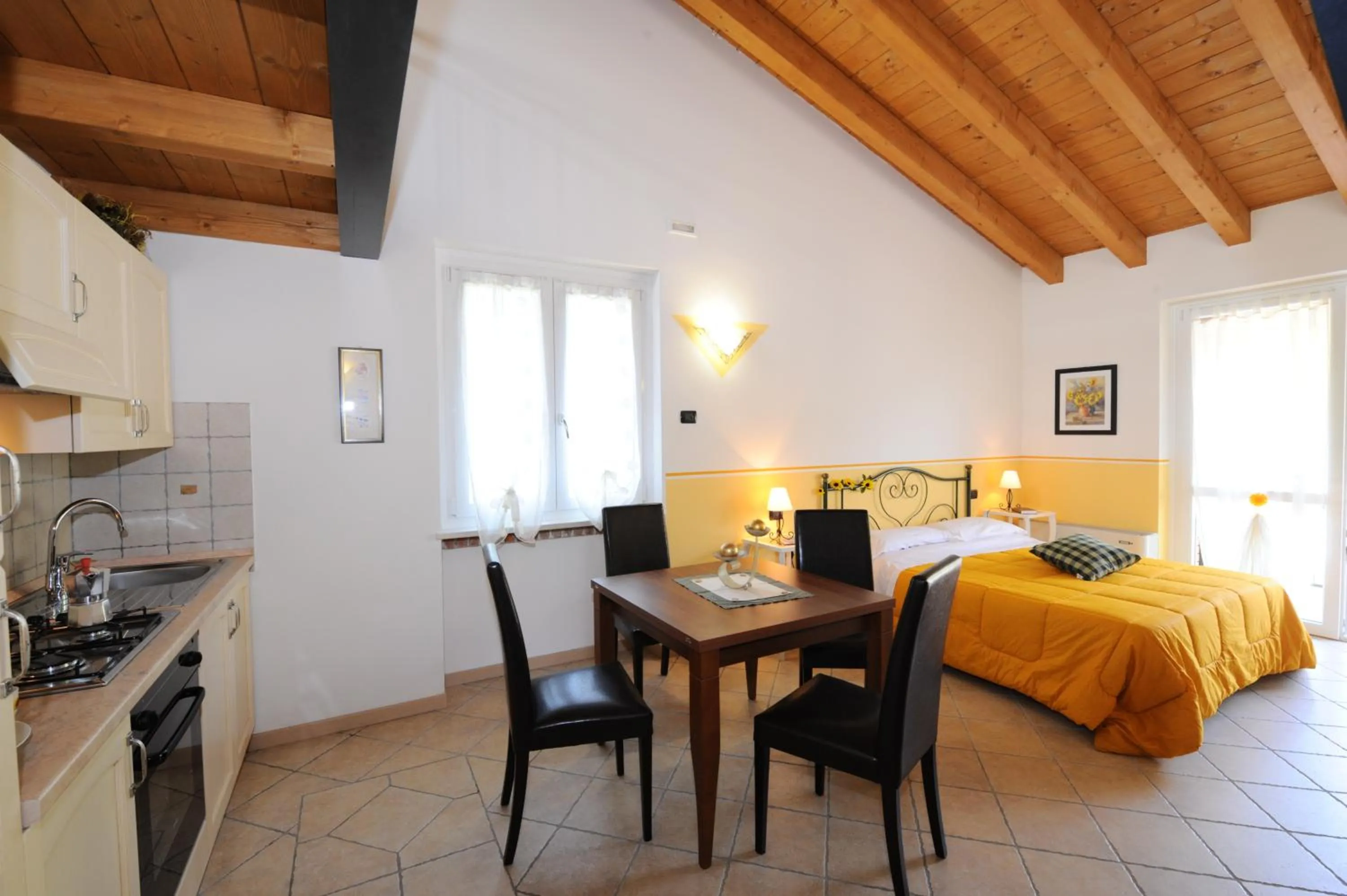 Kitchen or kitchenette, Bed in Agriturismo Terra E Sole
