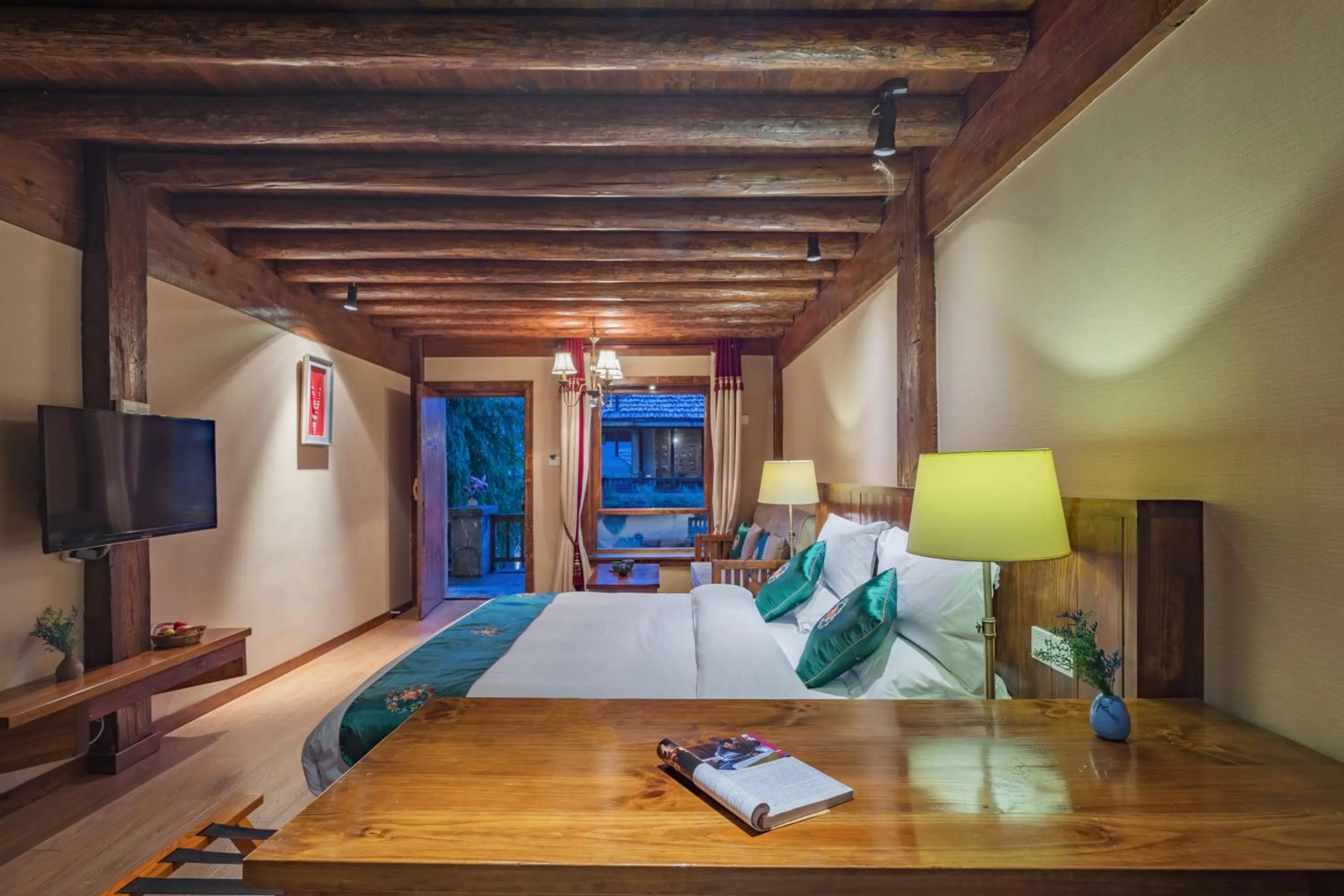 Living room, Bed in Arro Khampa By Zinc Journey Shangri-la