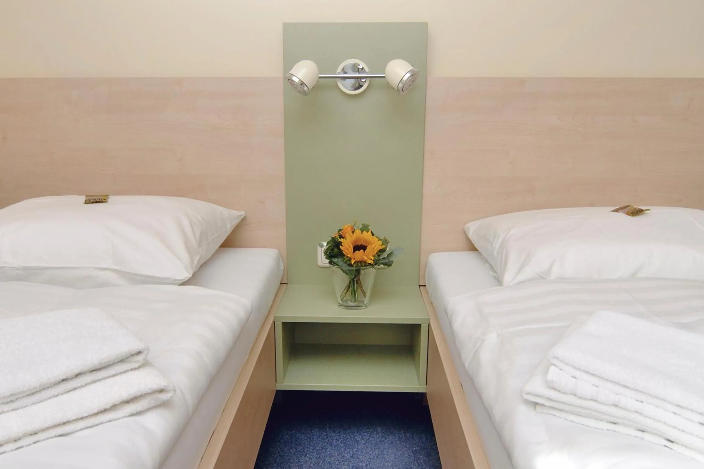 Bed in Best Deal Airporthotel Weeze