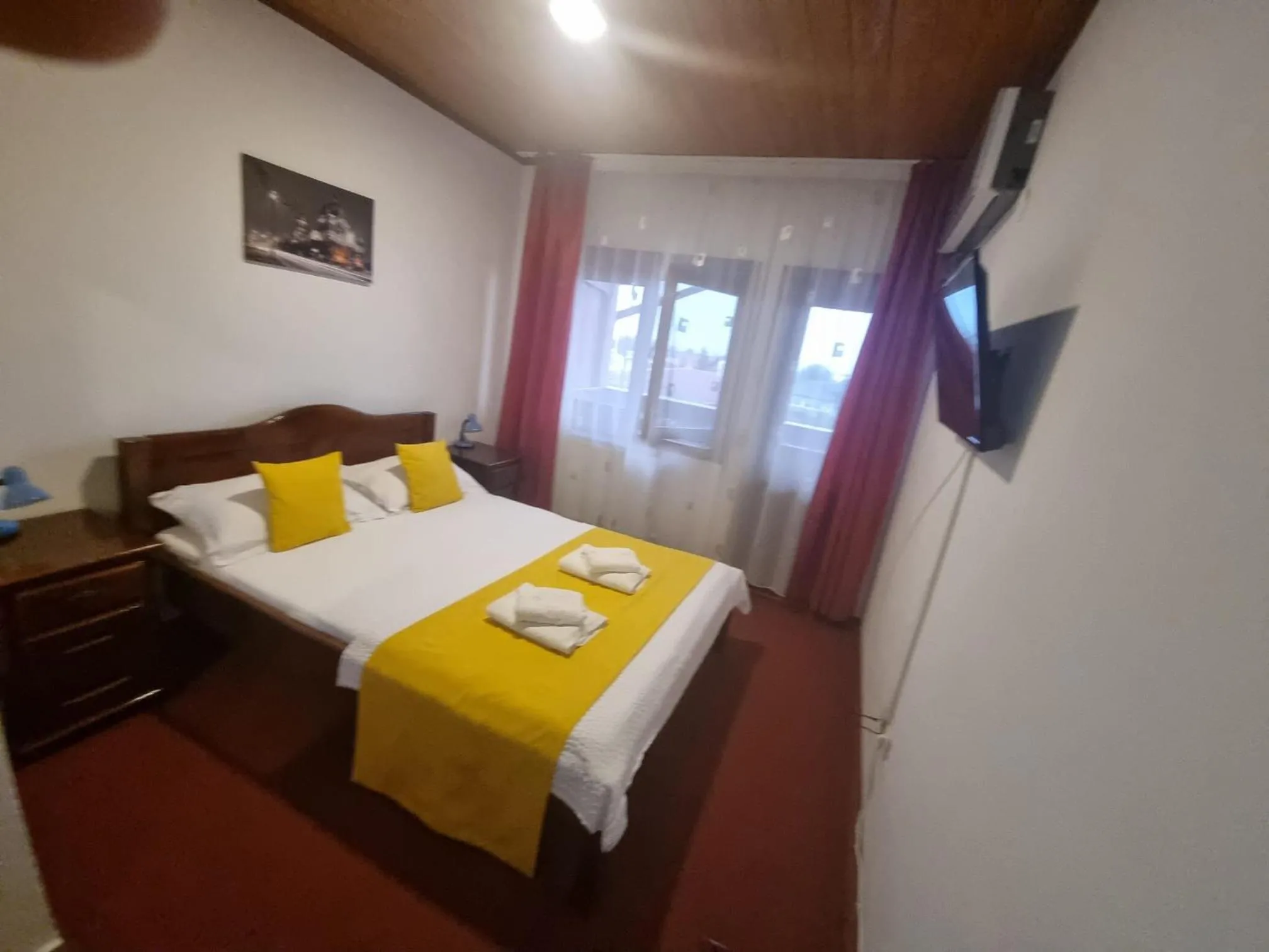 View (from property/room), Bed in Casa Luca