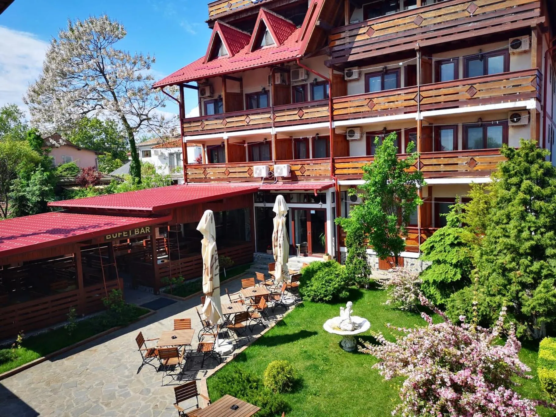 Property building in Casa Luca