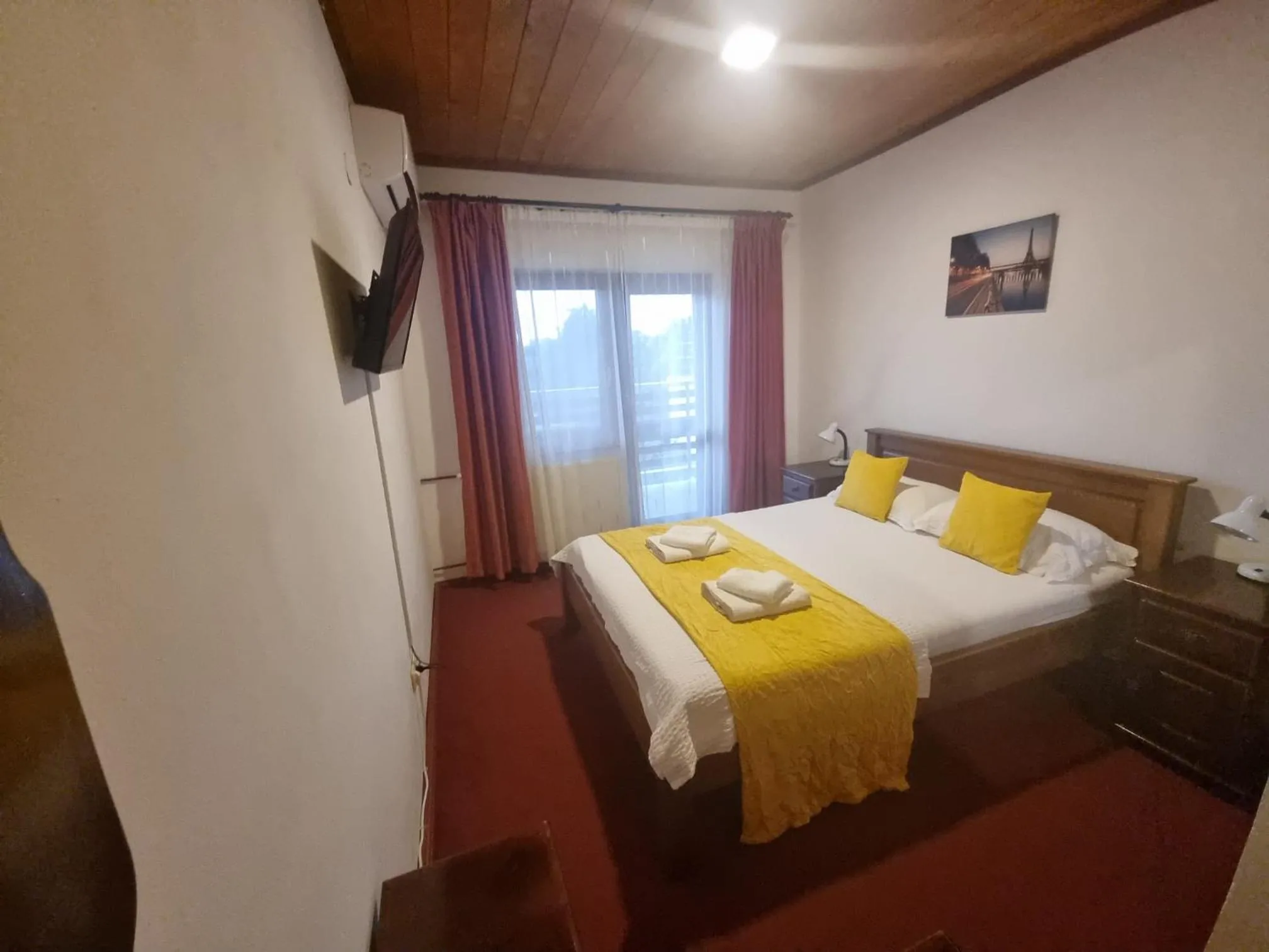 TV and multimedia, Bed in Casa Luca