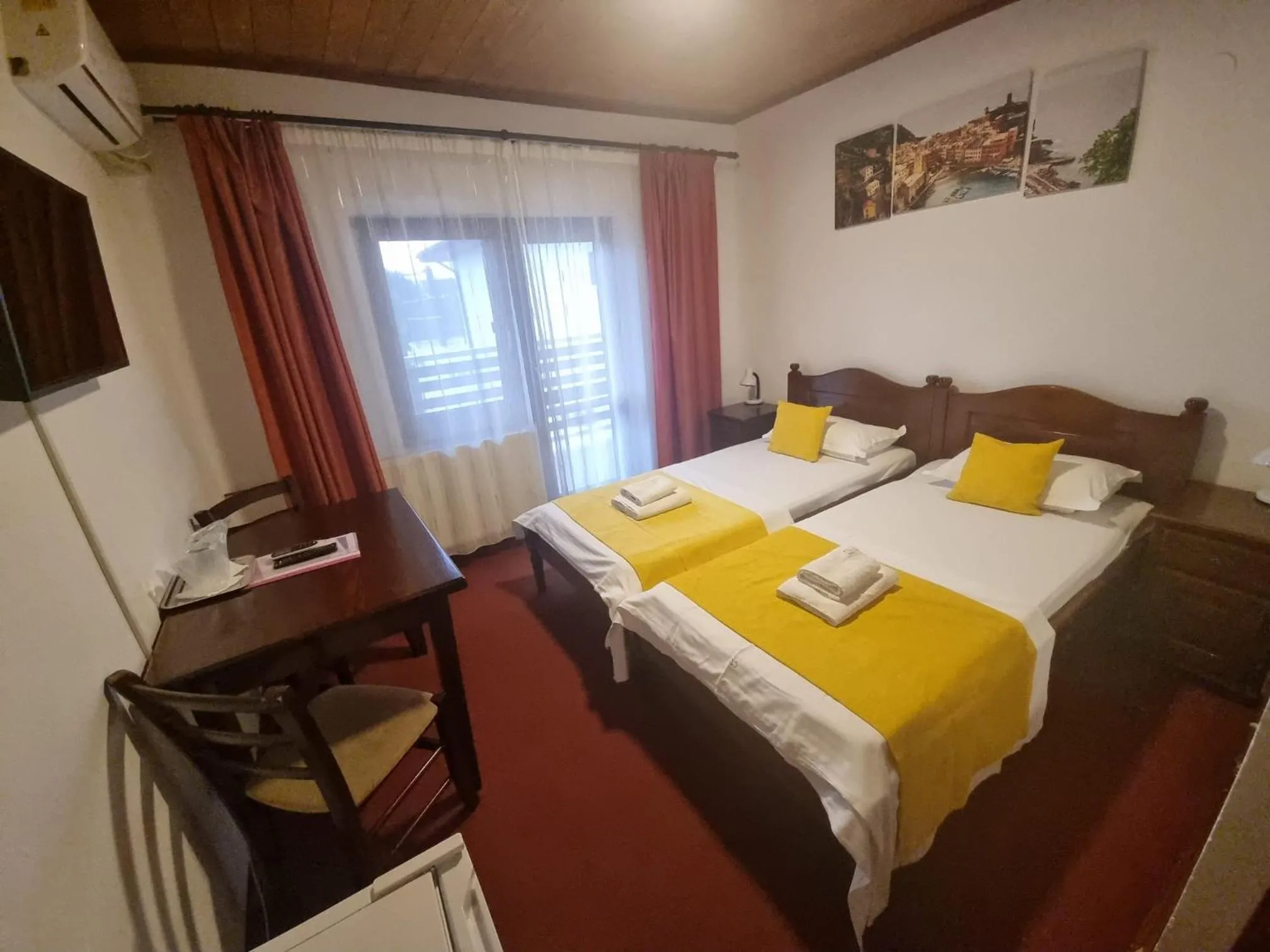 View (from property/room), Bed in Casa Luca