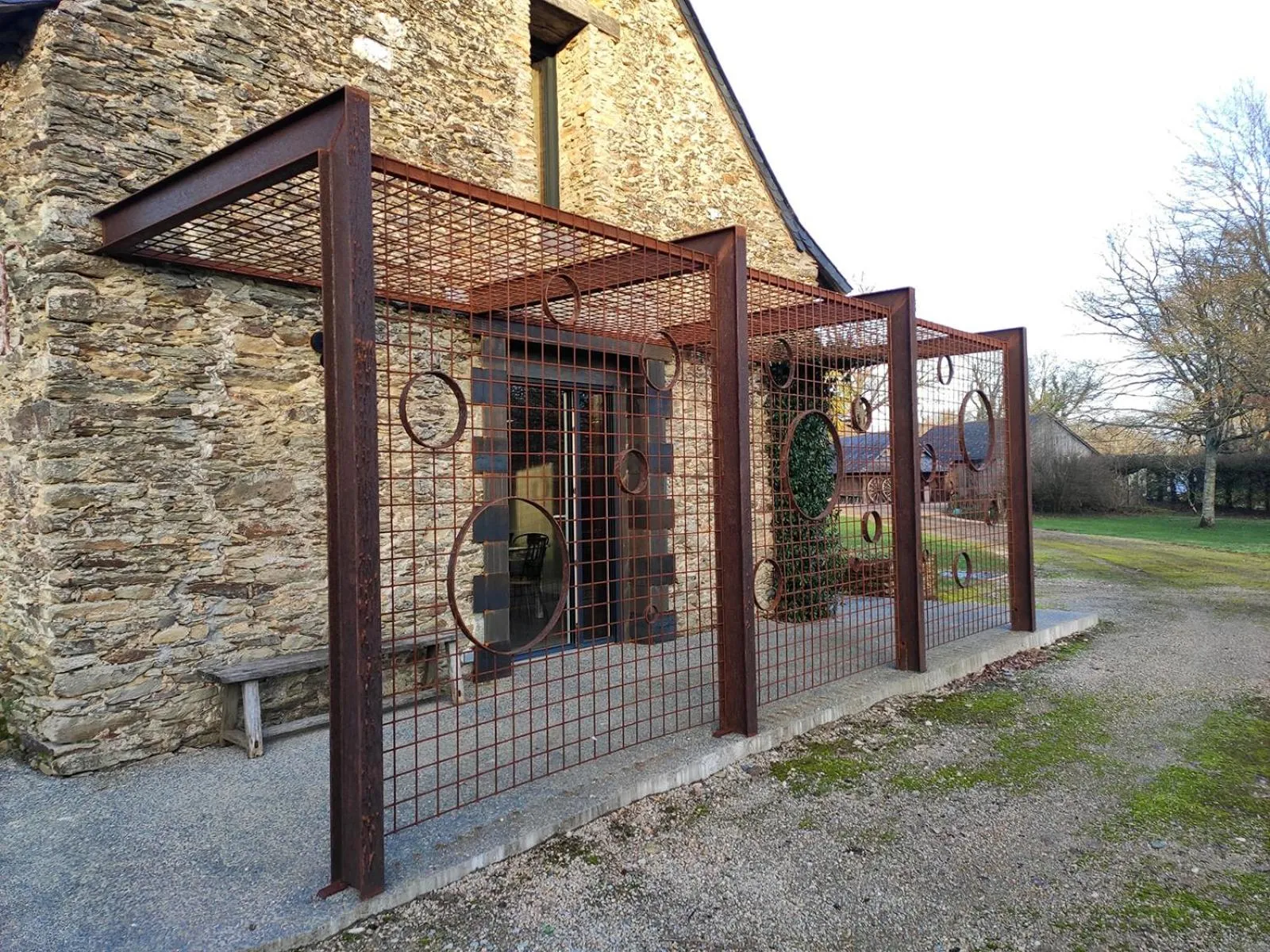 Facade/entrance in Le Chêne creux