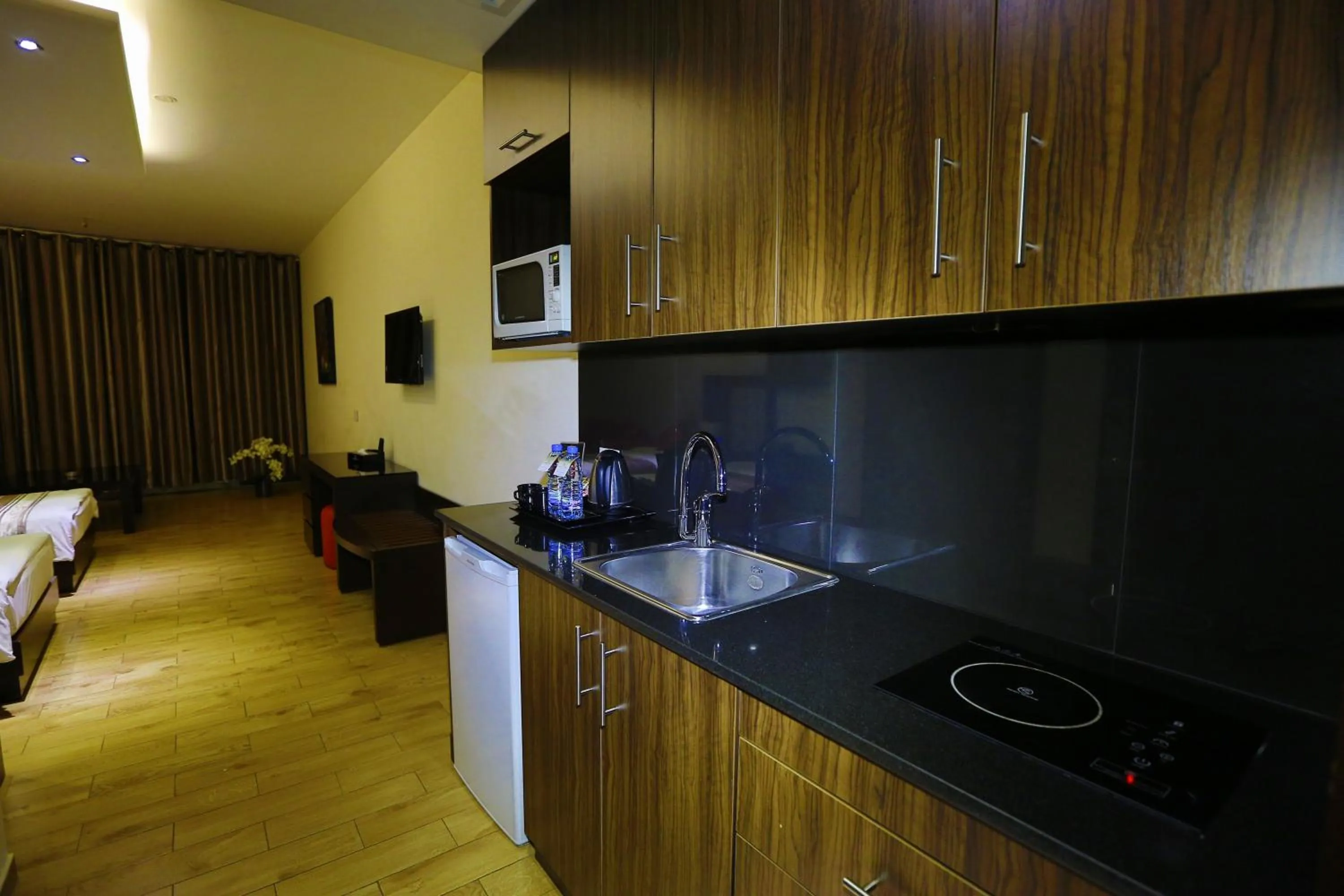 Kitchen or kitchenette in Jounieh Suites Boutique Hotel