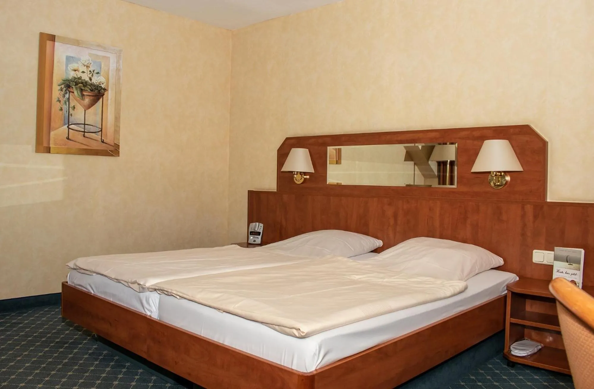 Photo of the whole room, Bed in Kiek In Hotel Zur Einkehr