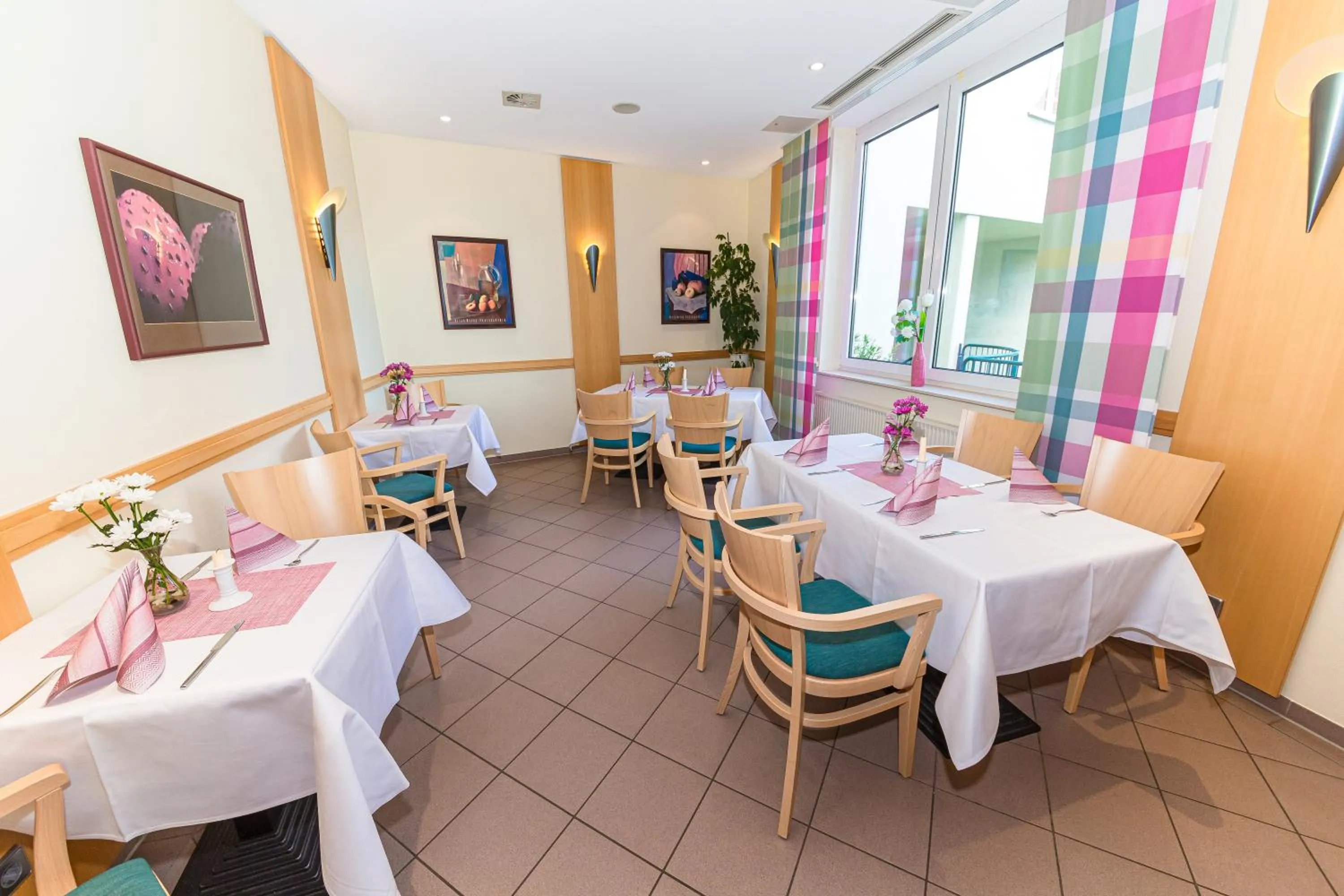 Restaurant/places to eat in Akzent Parkhotel Trebbin