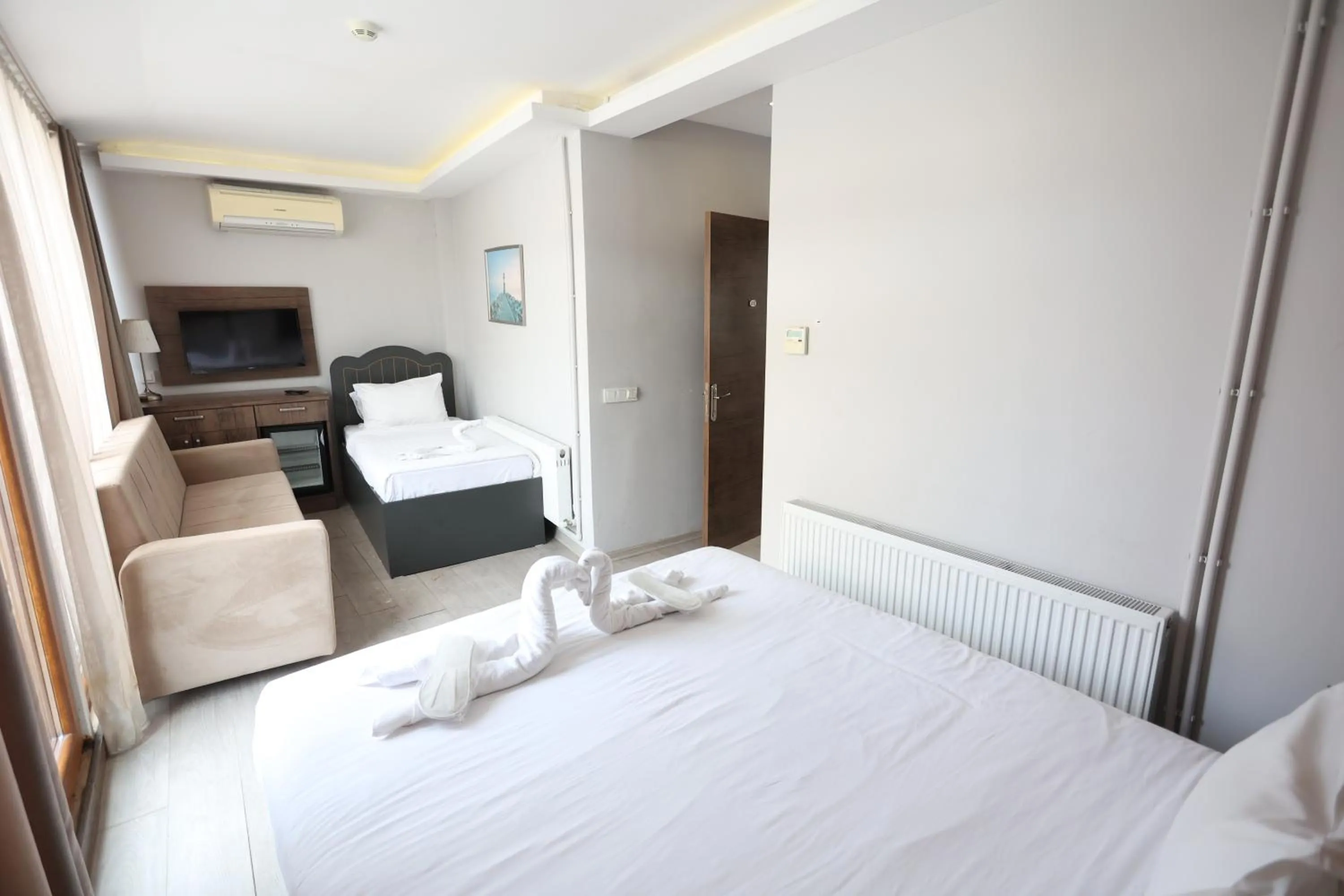 Bed in Cheers Lighthouse