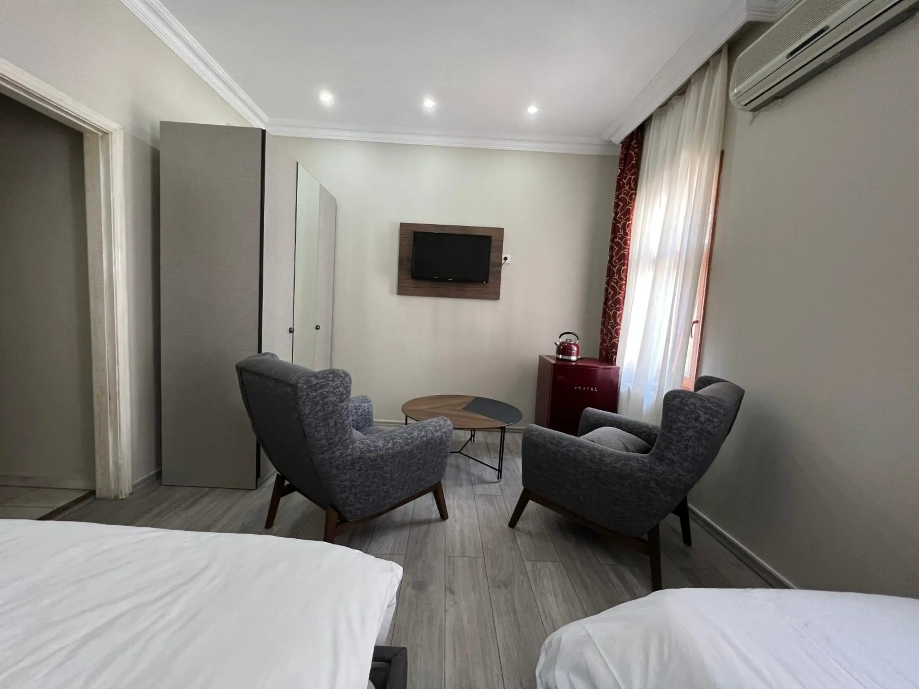 Photo of the whole room, Bed in Cheers Lighthouse Photo of the whole room, Bed in Cheers Lighthouse