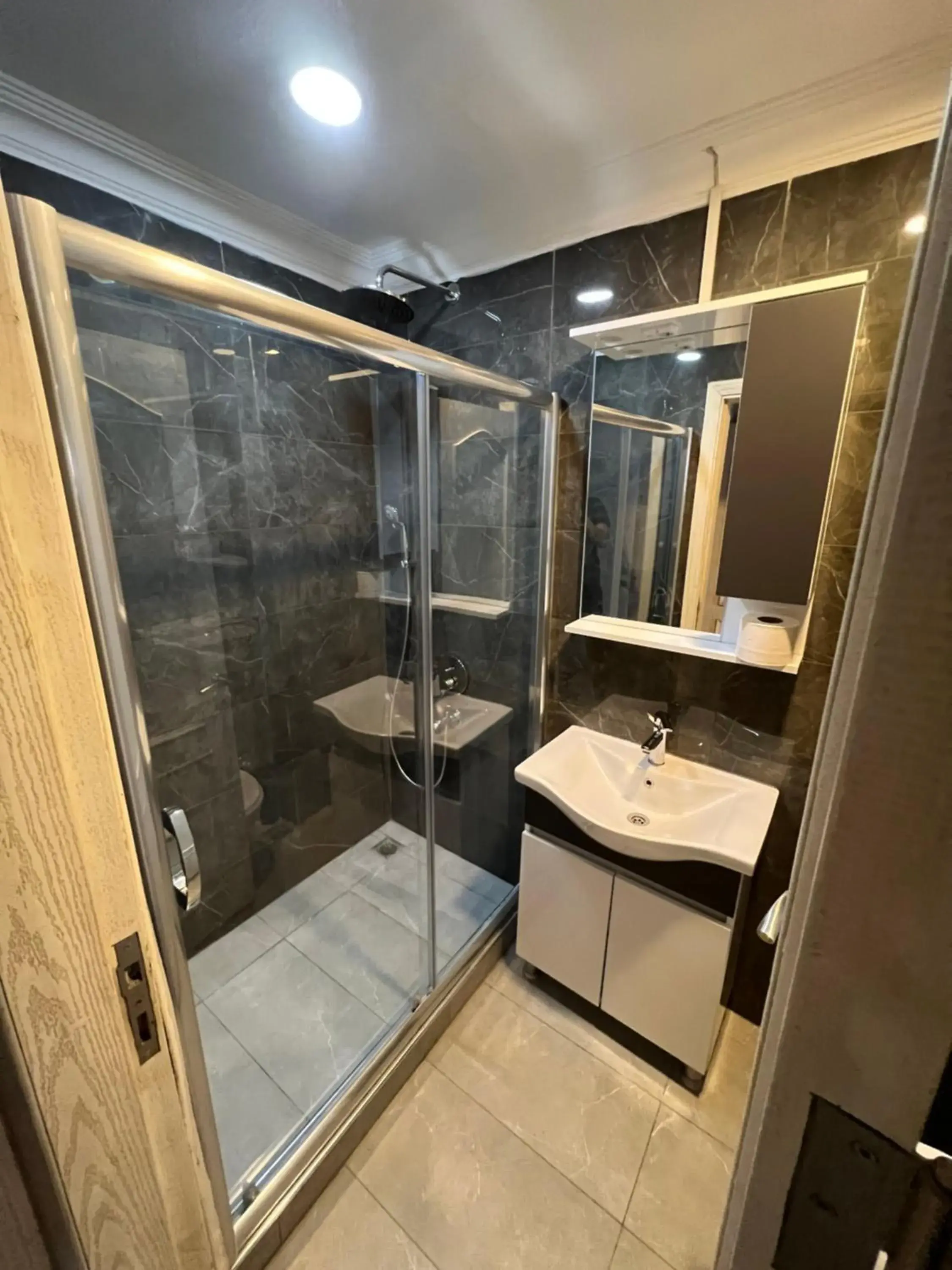 Bathroom in Cheers Lighthouse Bathroom in Cheers Lighthouse