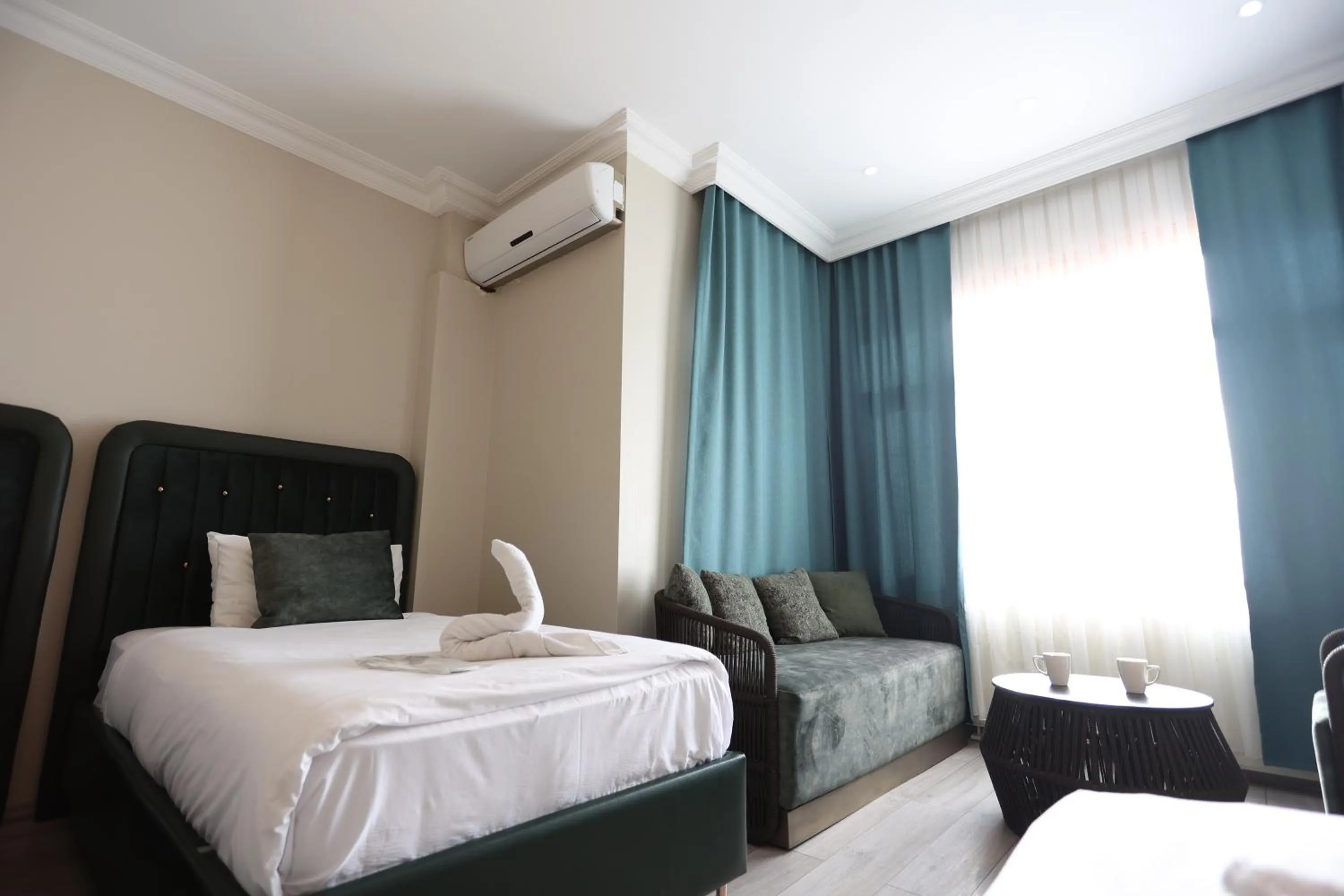 Bed in Cheers Lighthouse