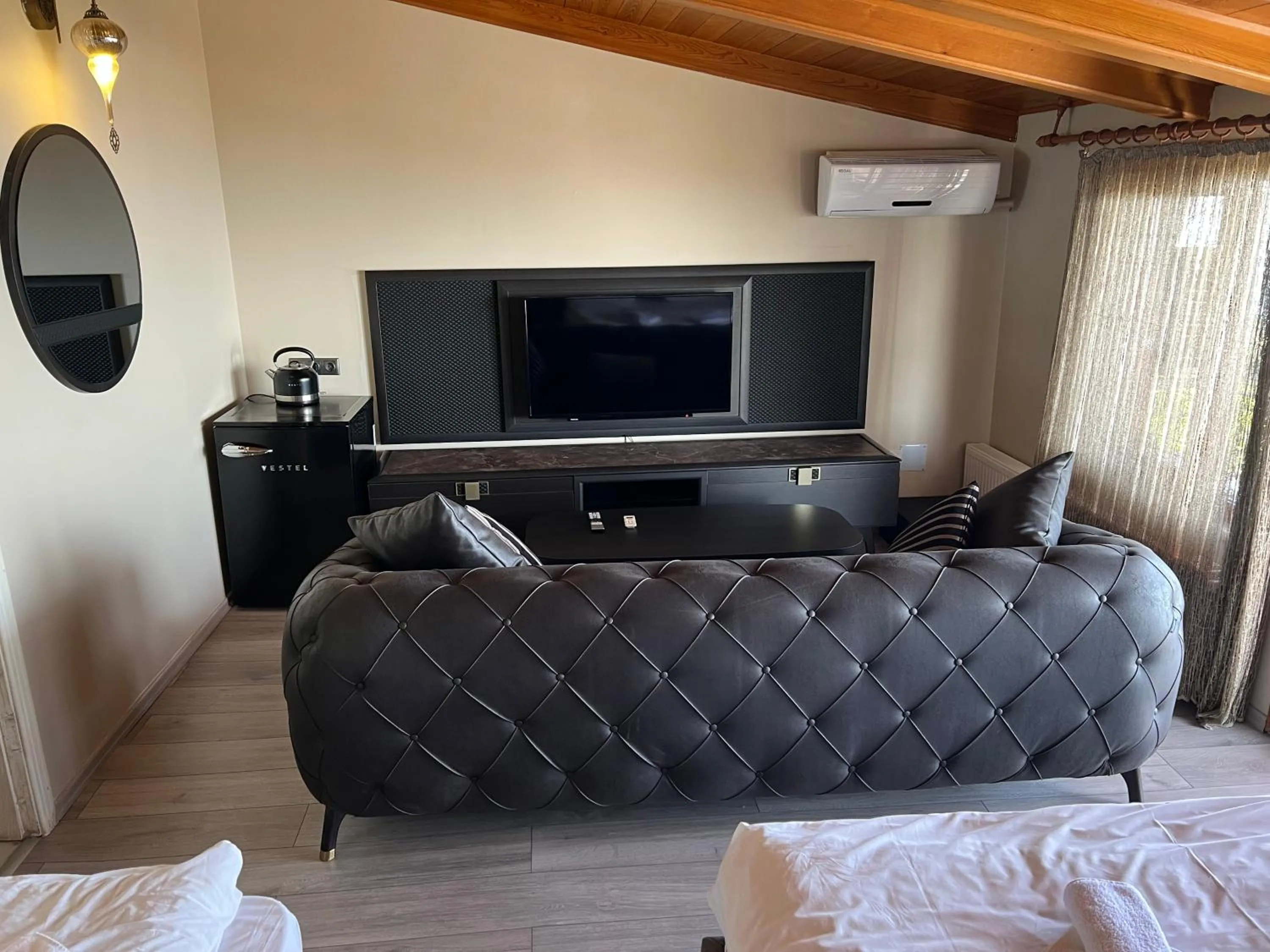 Seating area, Bed in Cheers Lighthouse