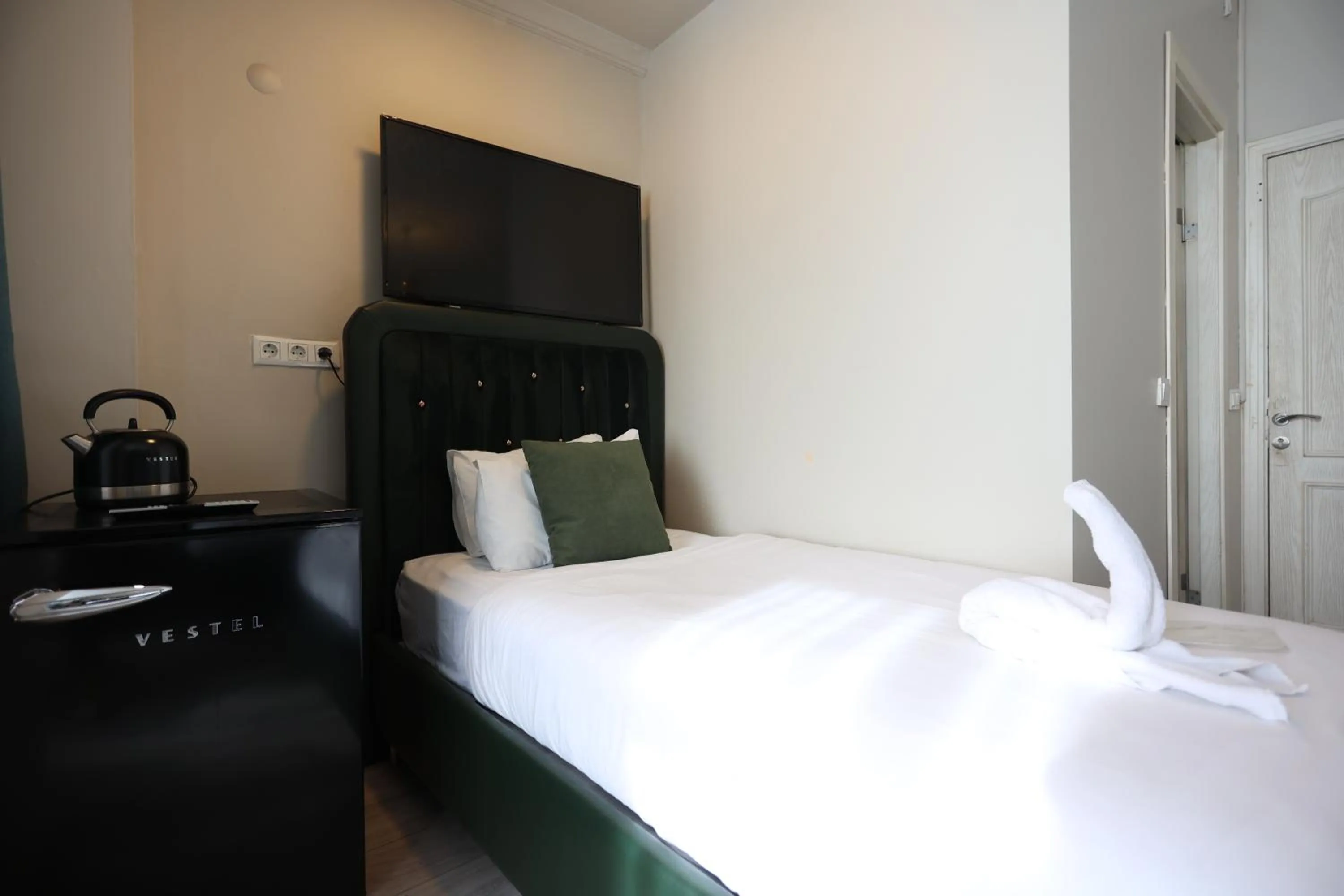 Bed in Cheers Lighthouse