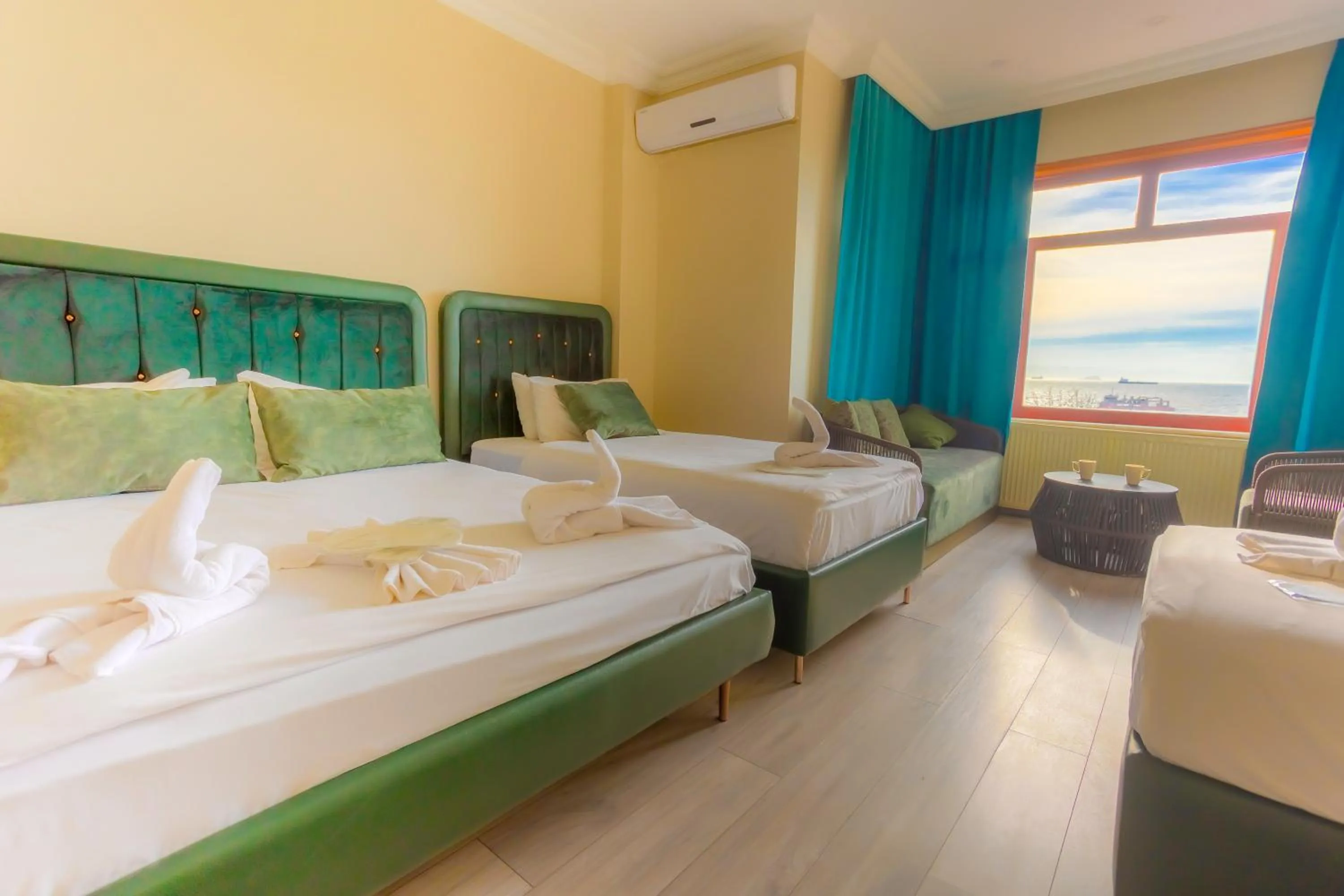 Bed in Cheers Lighthouse