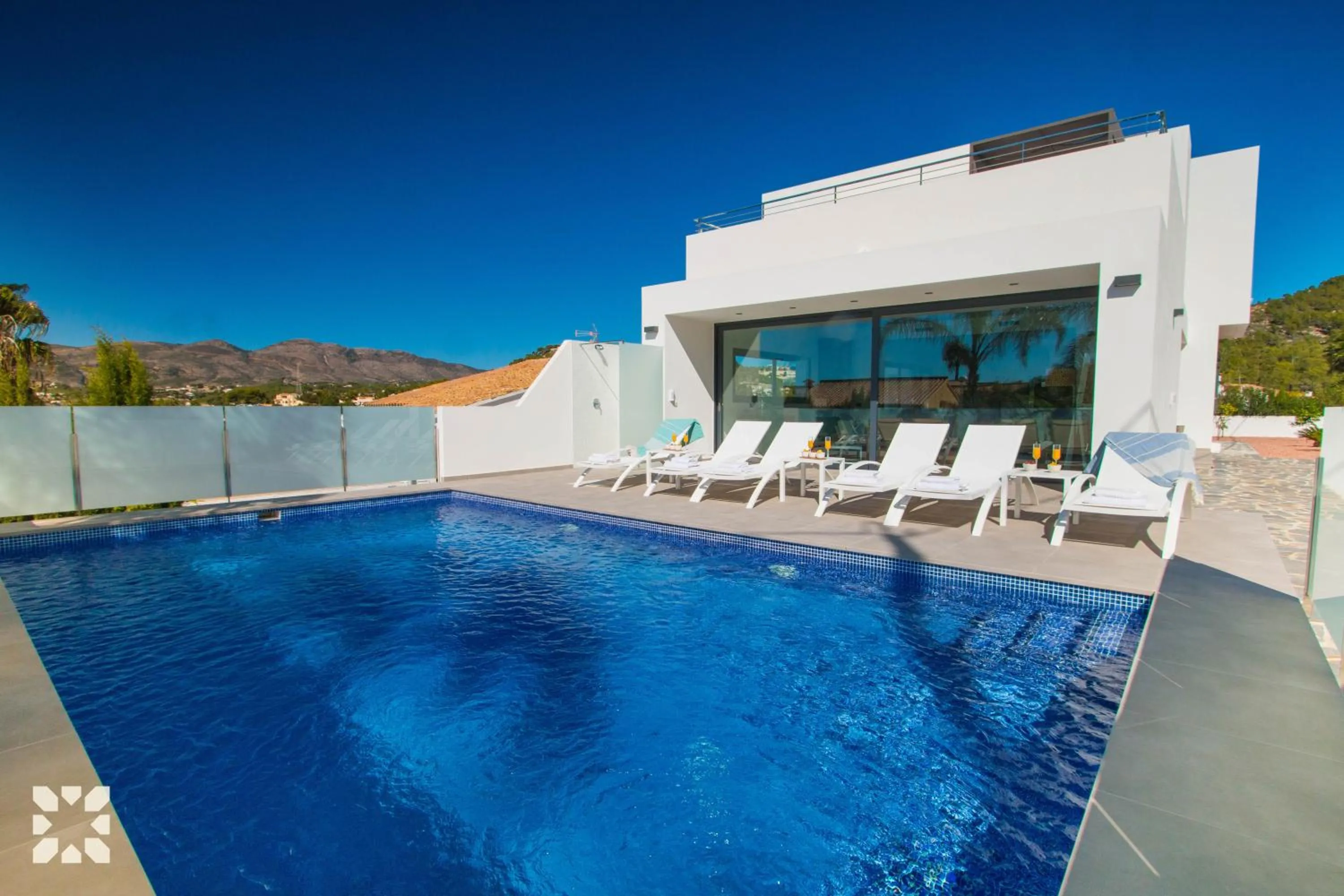 Villa Caballito De Mar by Abahana Villas