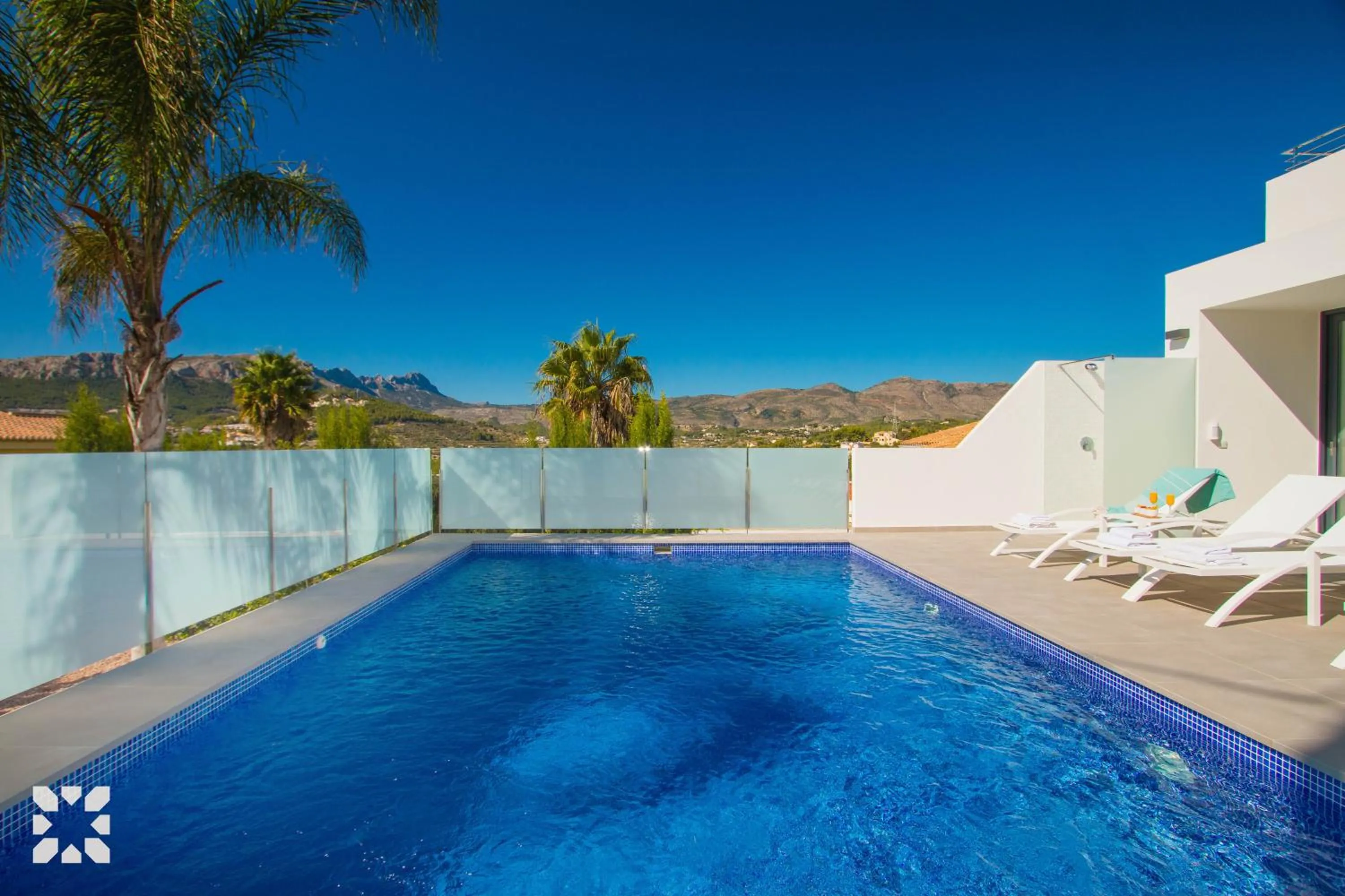 Villa Caballito De Mar by Abahana Villas