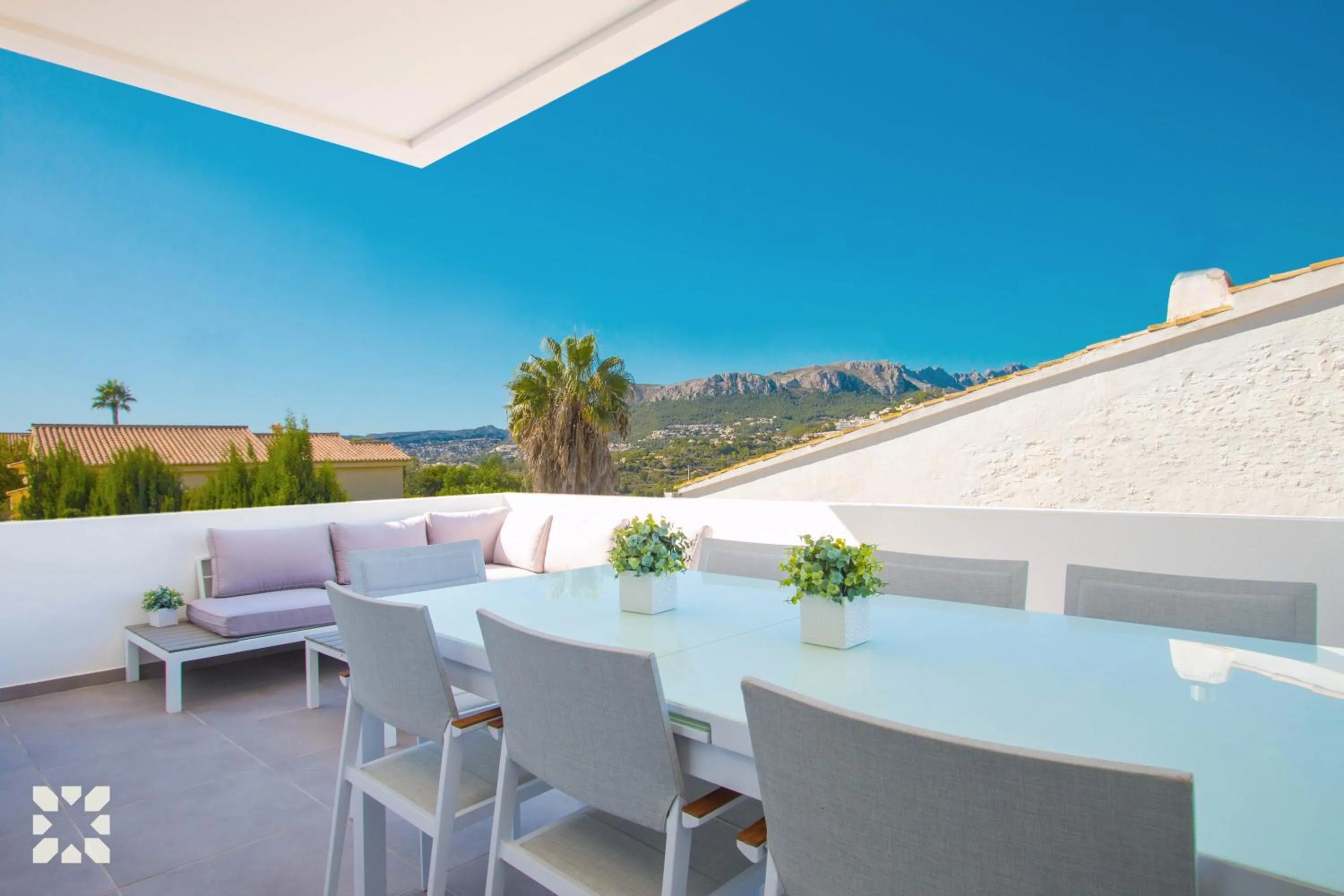 Villa Caballito De Mar by Abahana Villas