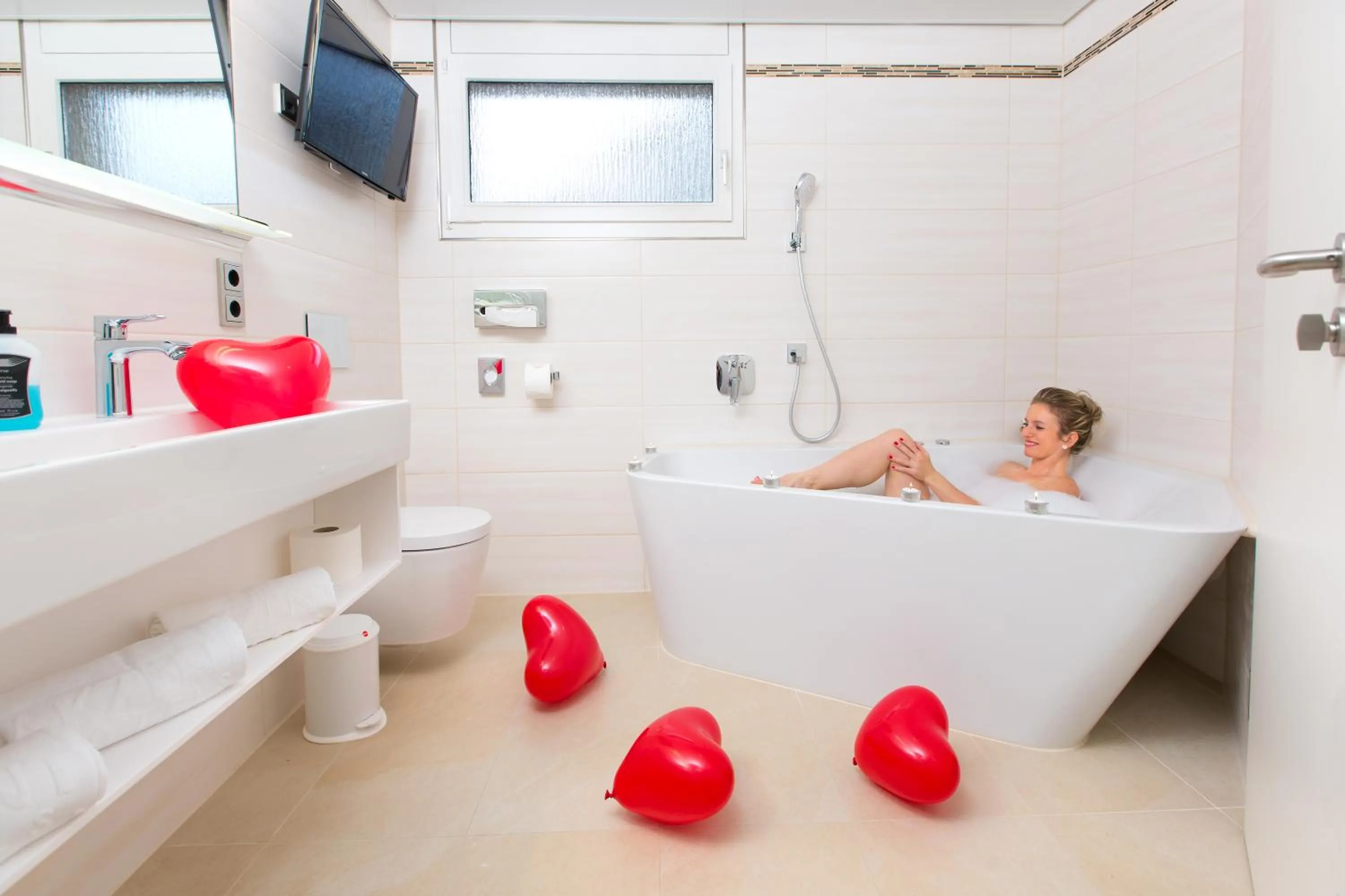 Hot Tub in AKZENT Hotel Restaurant Altdorfer Hof