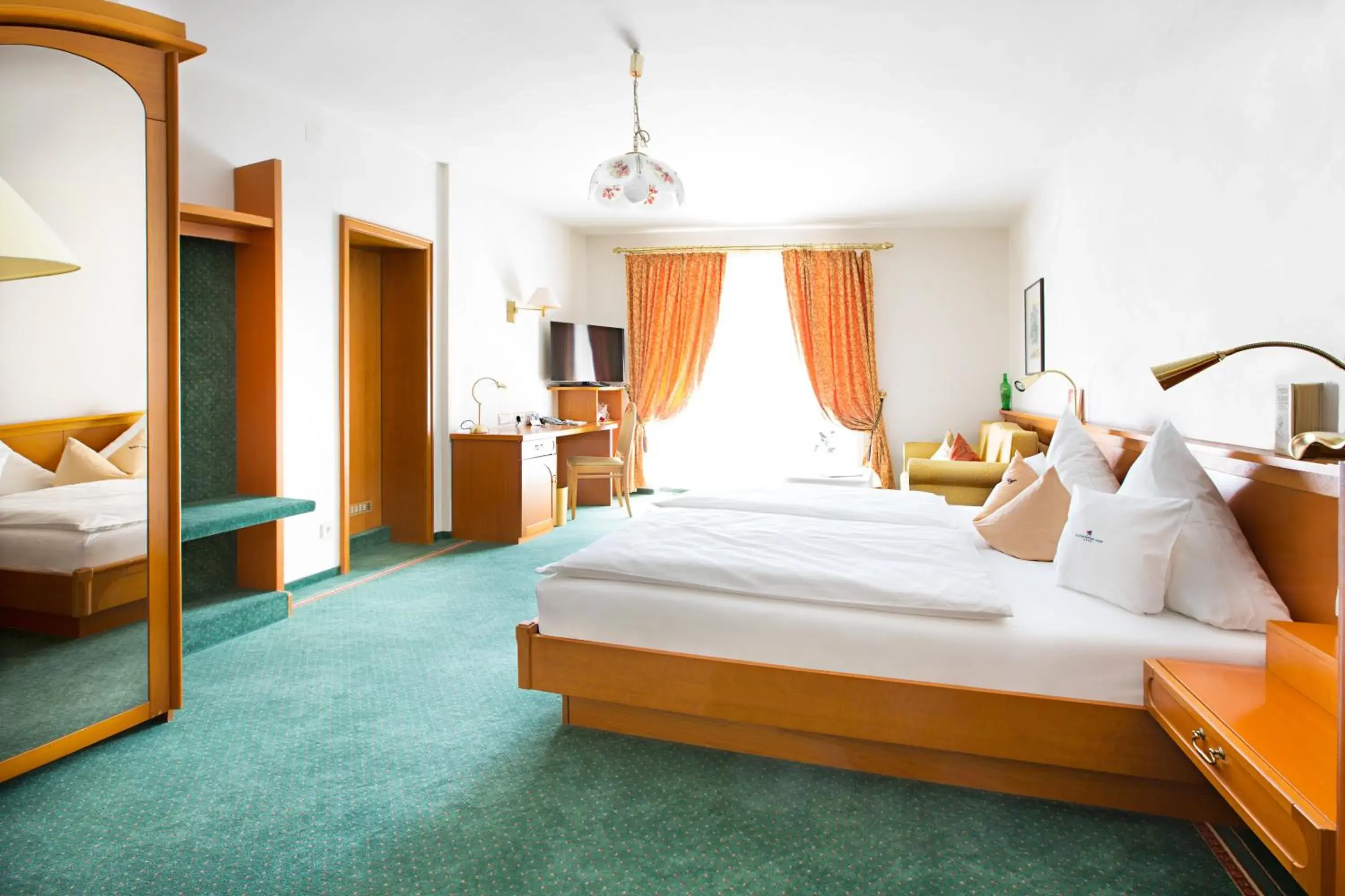 Family Room in AKZENT Hotel Restaurant Altdorfer Hof Family Room in AKZENT Hotel Restaurant Altdorfer Hof