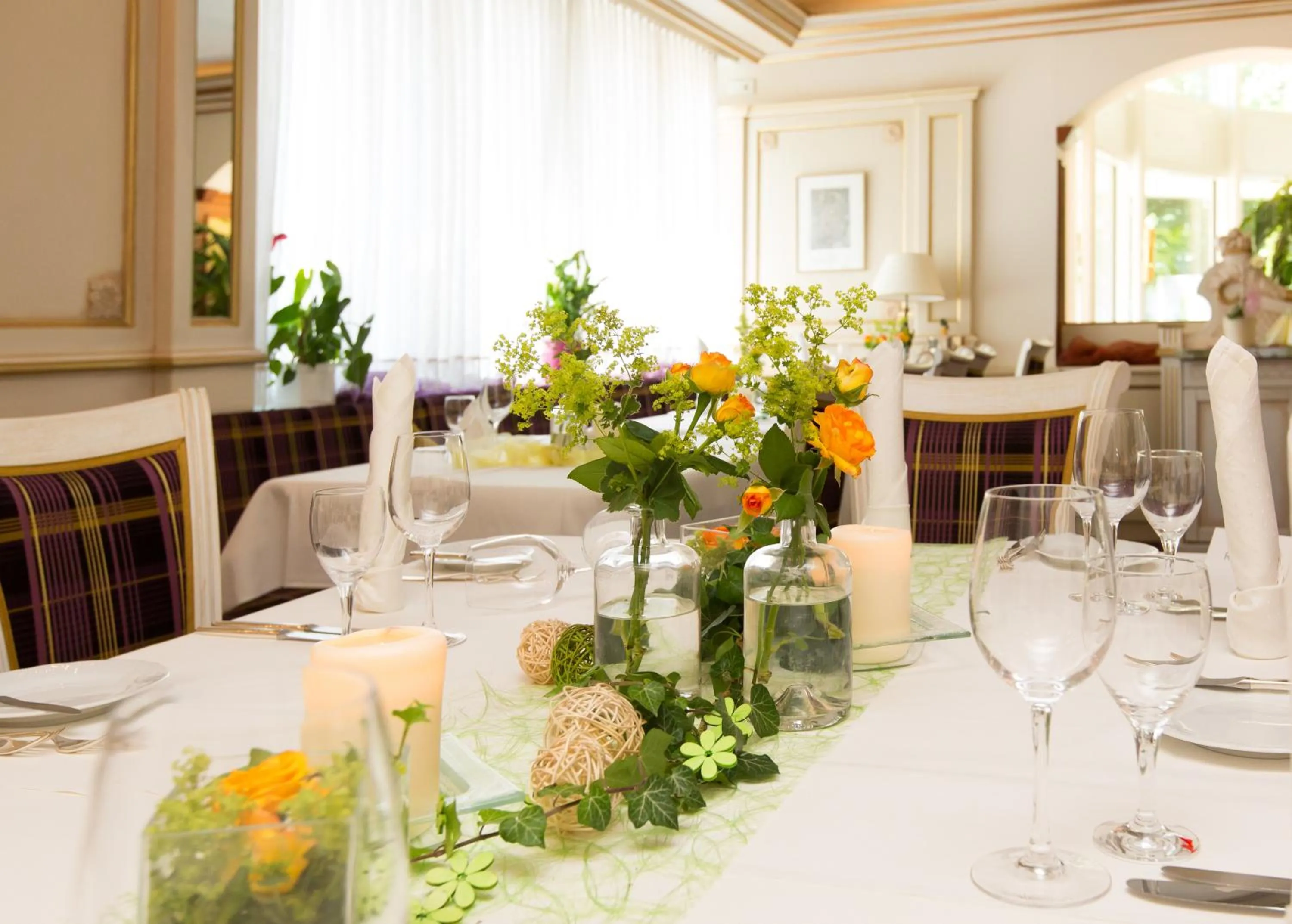 Restaurant/places to eat in AKZENT Hotel Restaurant Altdorfer Hof