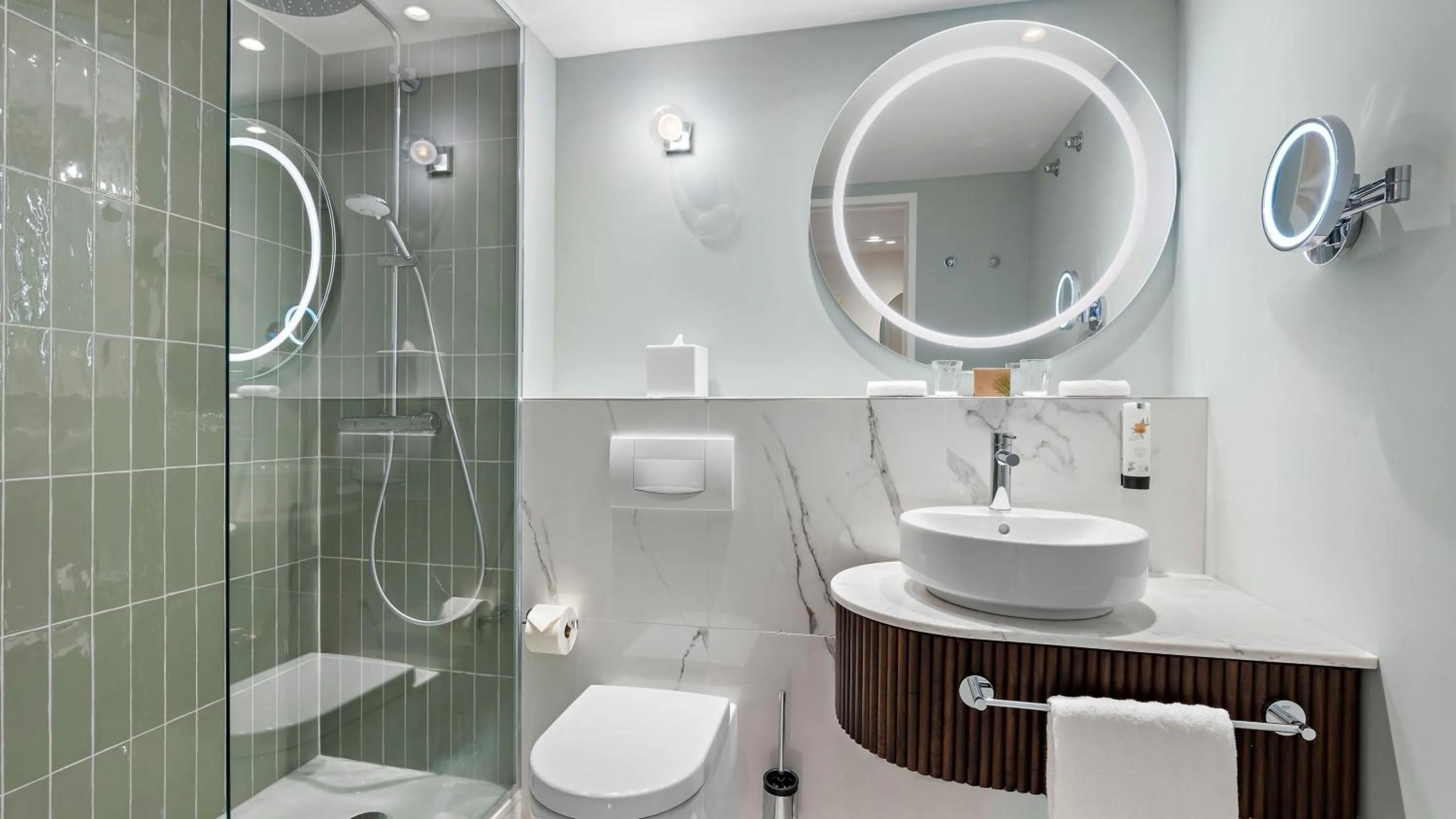 Shower in Hotel Bristol Berlin