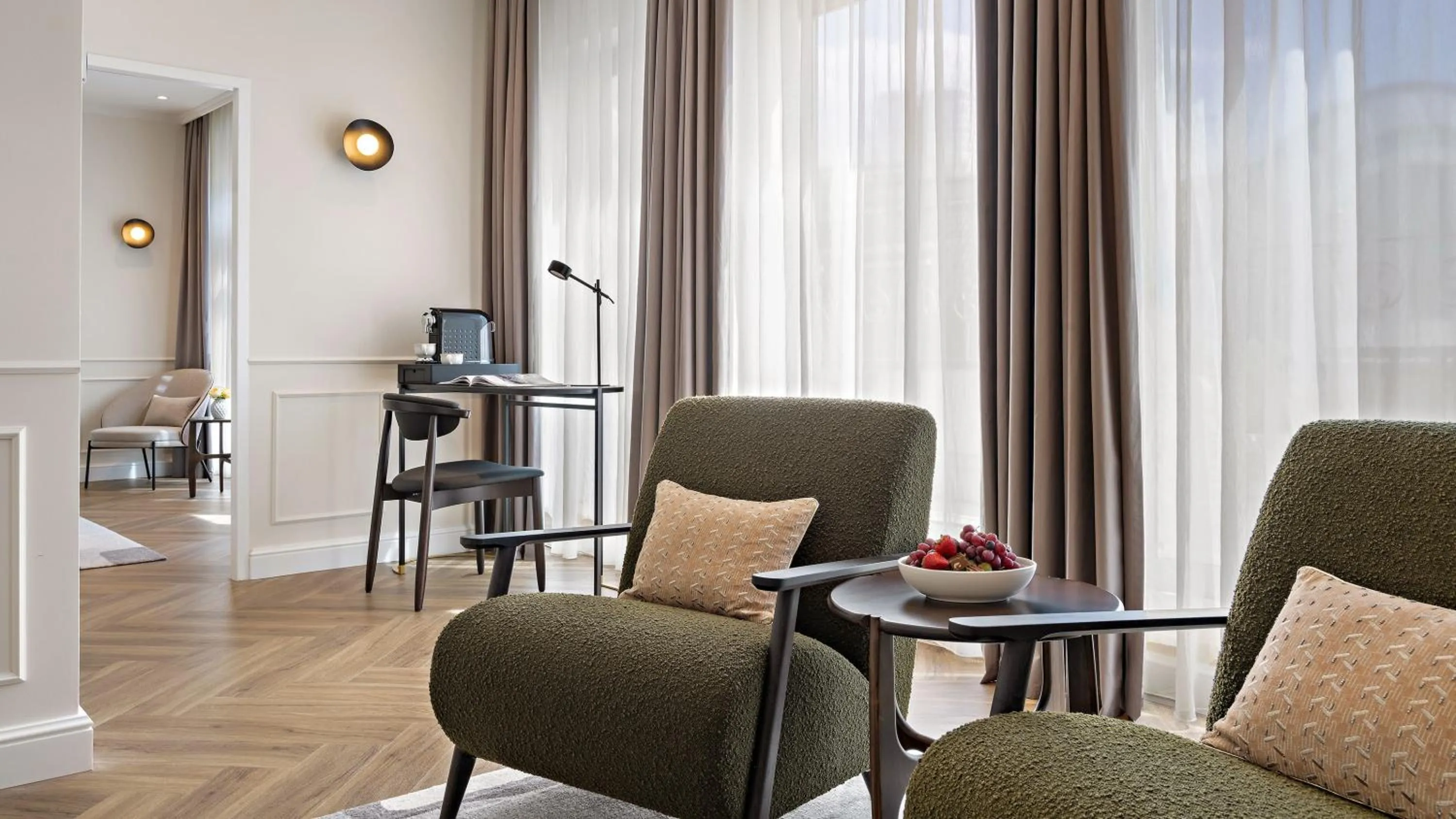 Photo of the whole room in Hotel Bristol Berlin