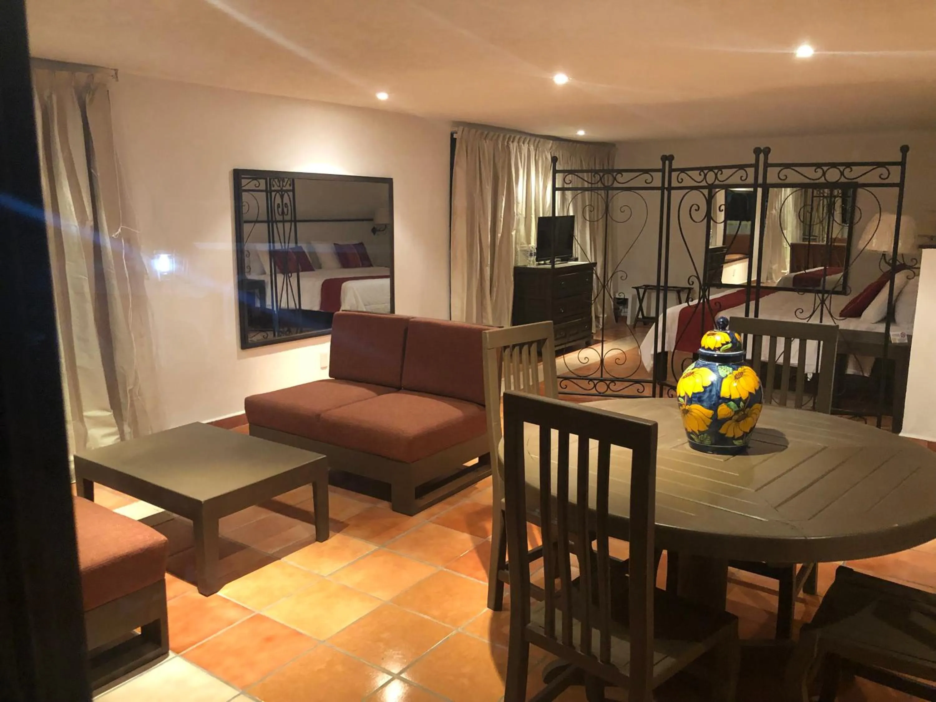 Living room, Bed in Hotel Antigua Posada