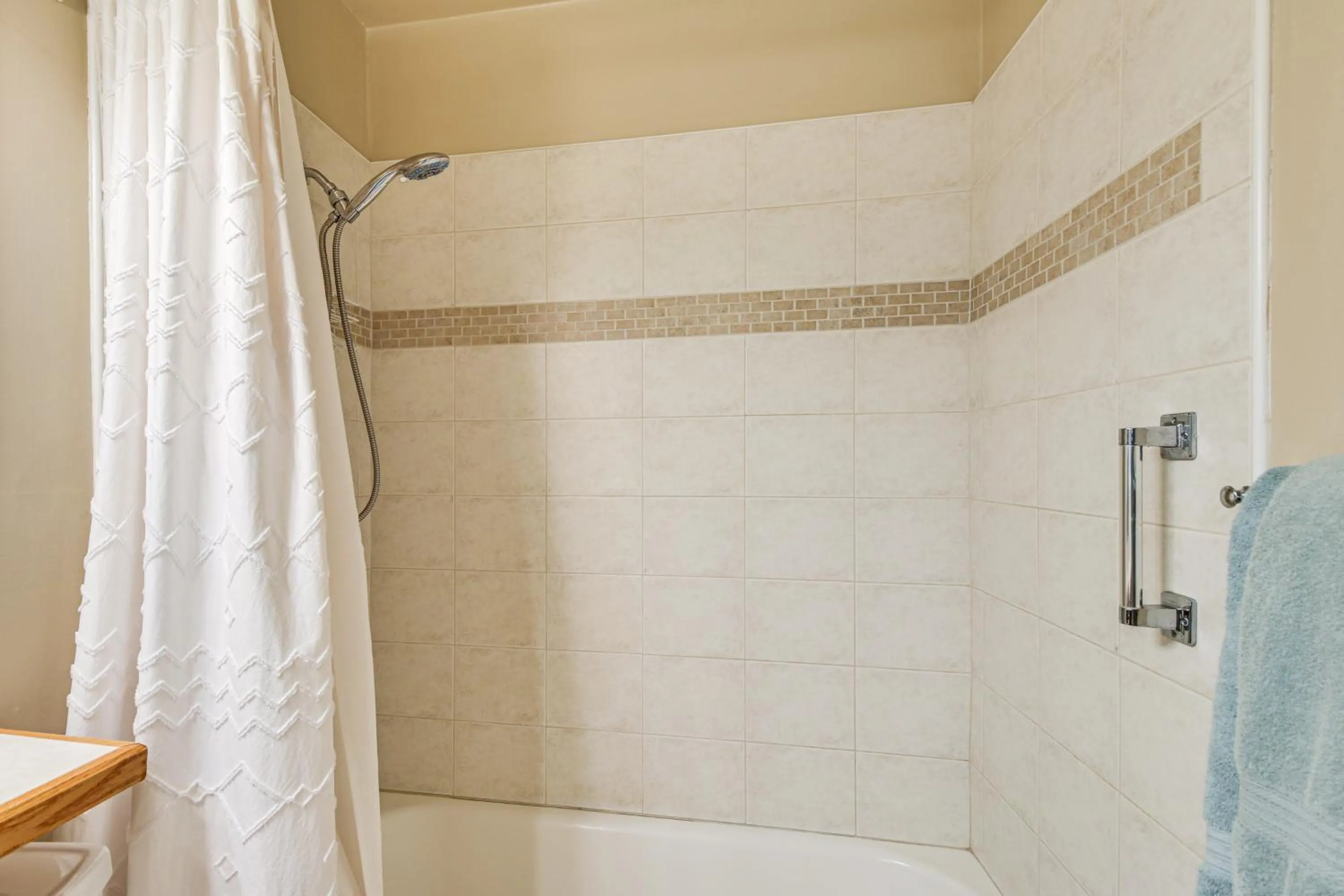 Gorgeous Oceanfront Condo with Spectacular Views!