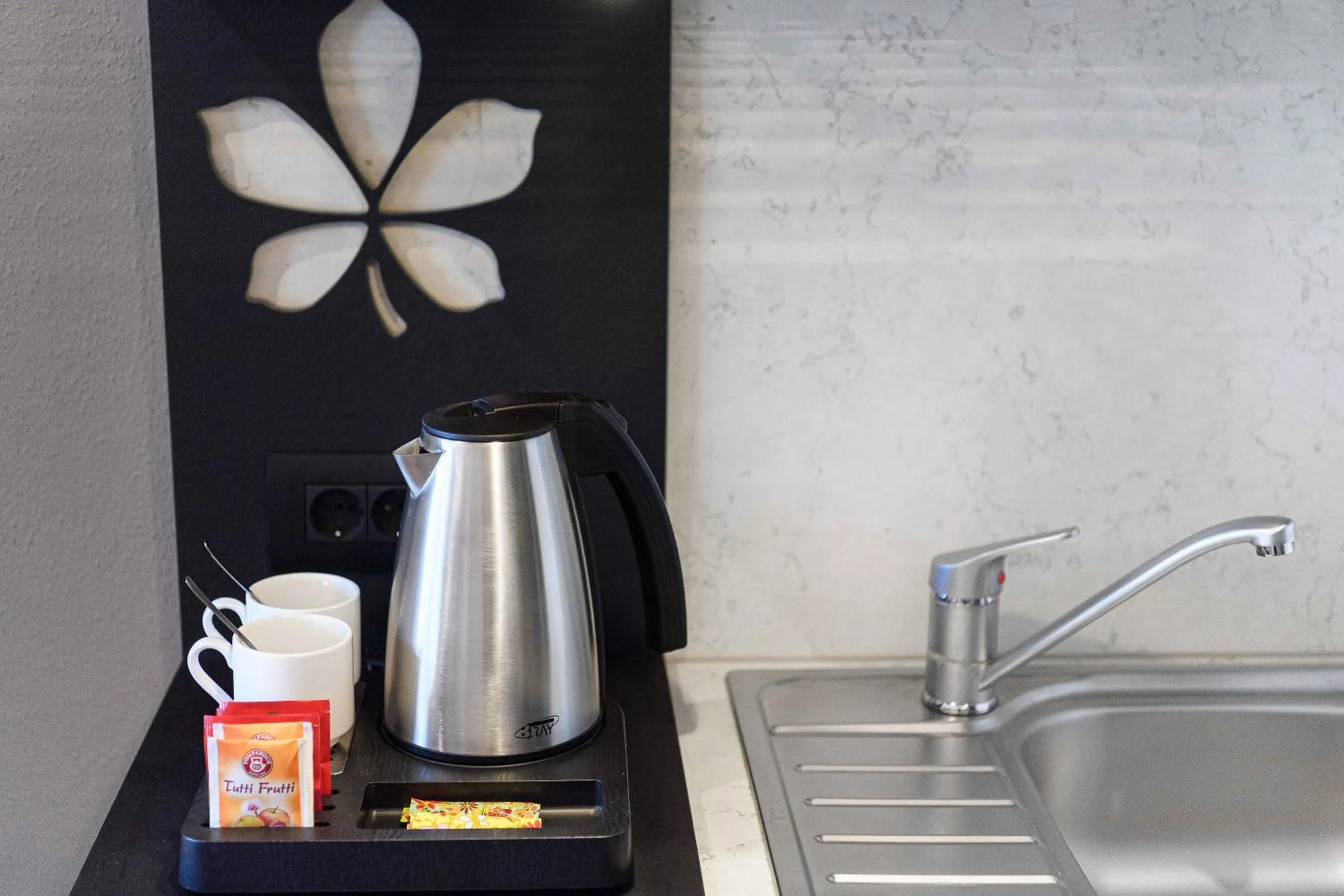 Coffee/tea facilities in MONDI Hotel Tscherms