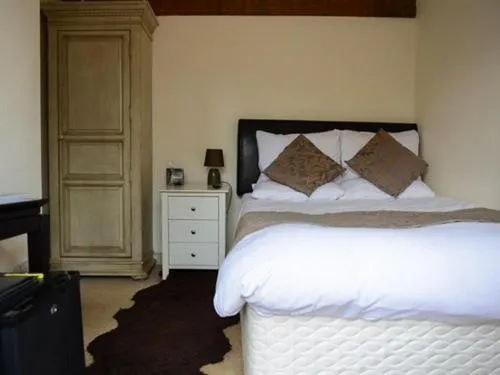 Bedroom, Bed in Sutherland House