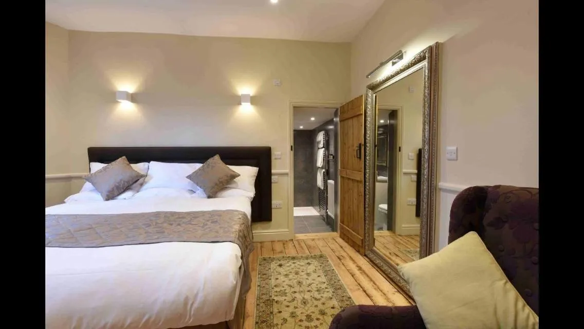 Bedroom, Bed in Sutherland House