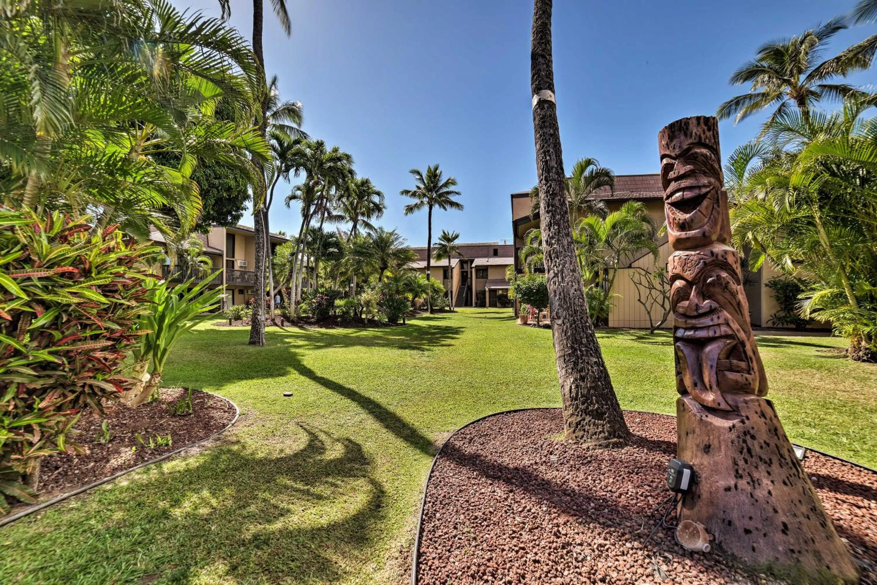 Garden View Condo with Pool - 400 Feet to Beach!