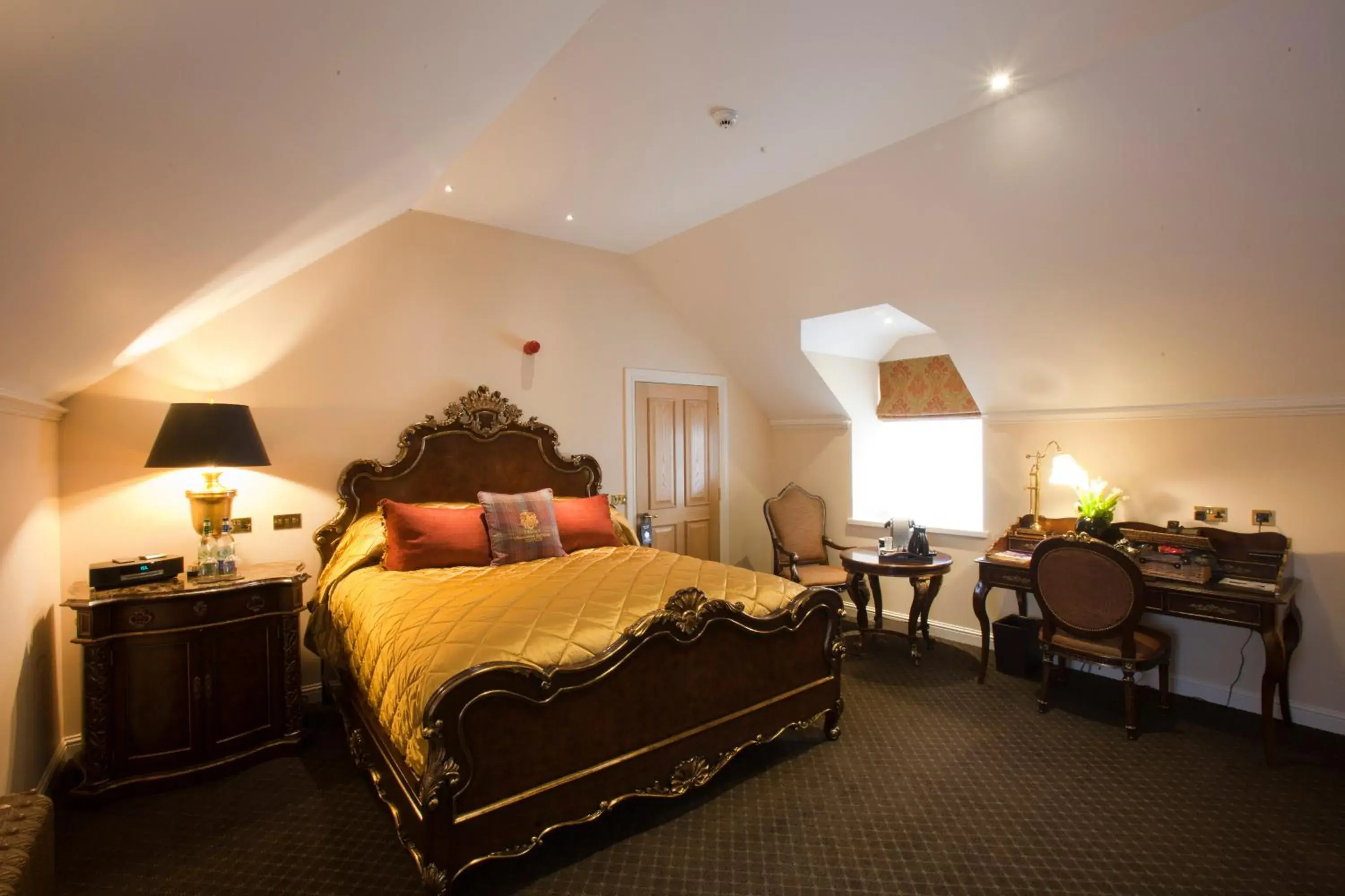 Superior Queen Room - single occupancy in Trump MacLeod House & Lodge, Scotland Superior Queen Room - single occupancy in Trump MacLeod House & Lodge, Scotland
