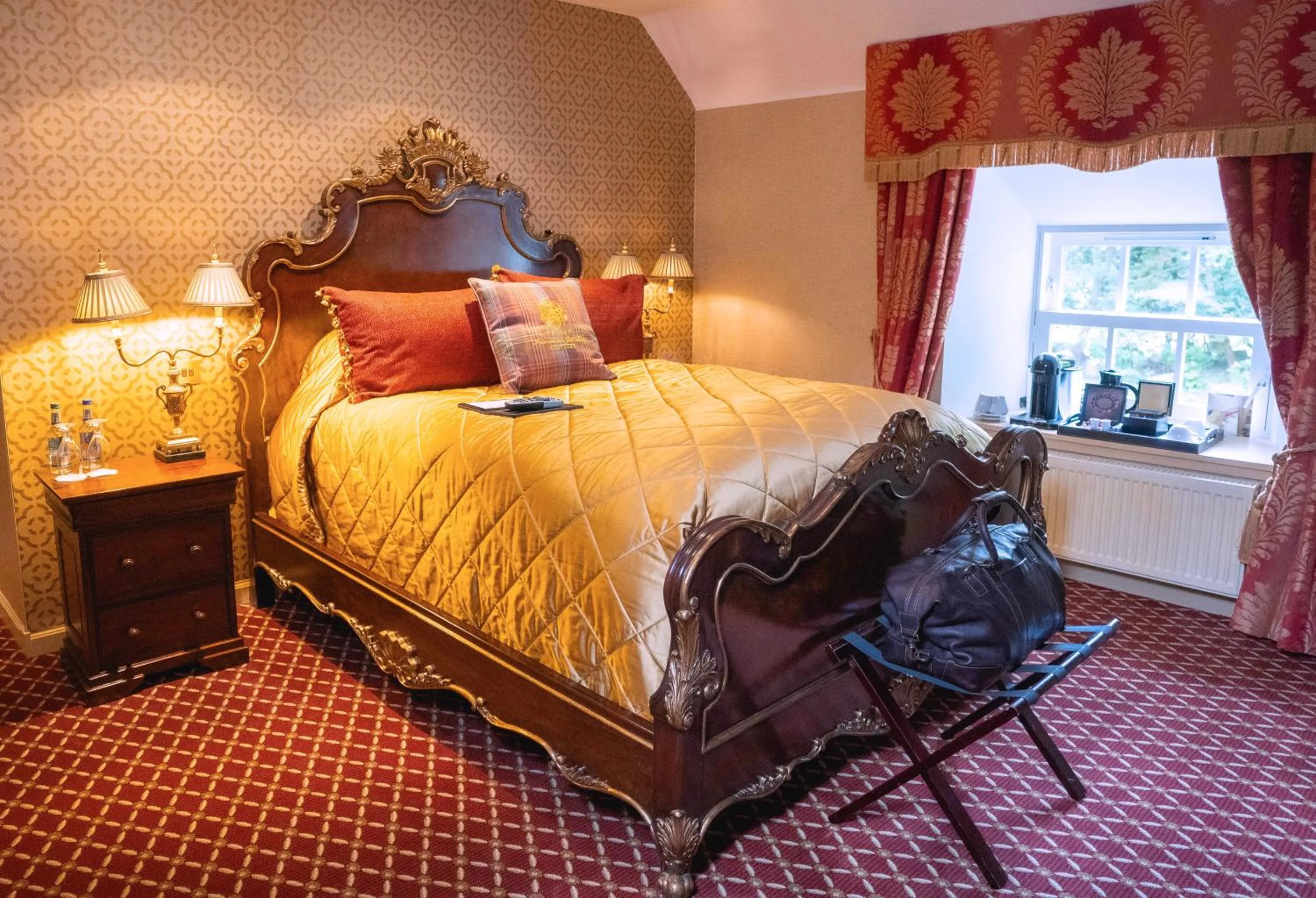 Bed in Trump MacLeod House & Lodge, Scotland
