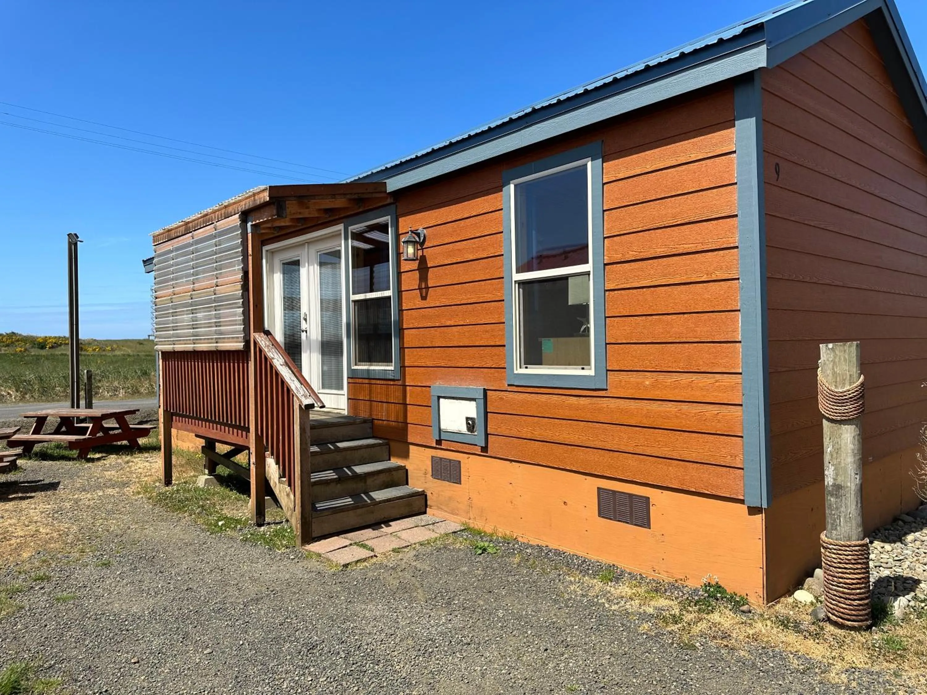 Property building in Westport Inn Cabins