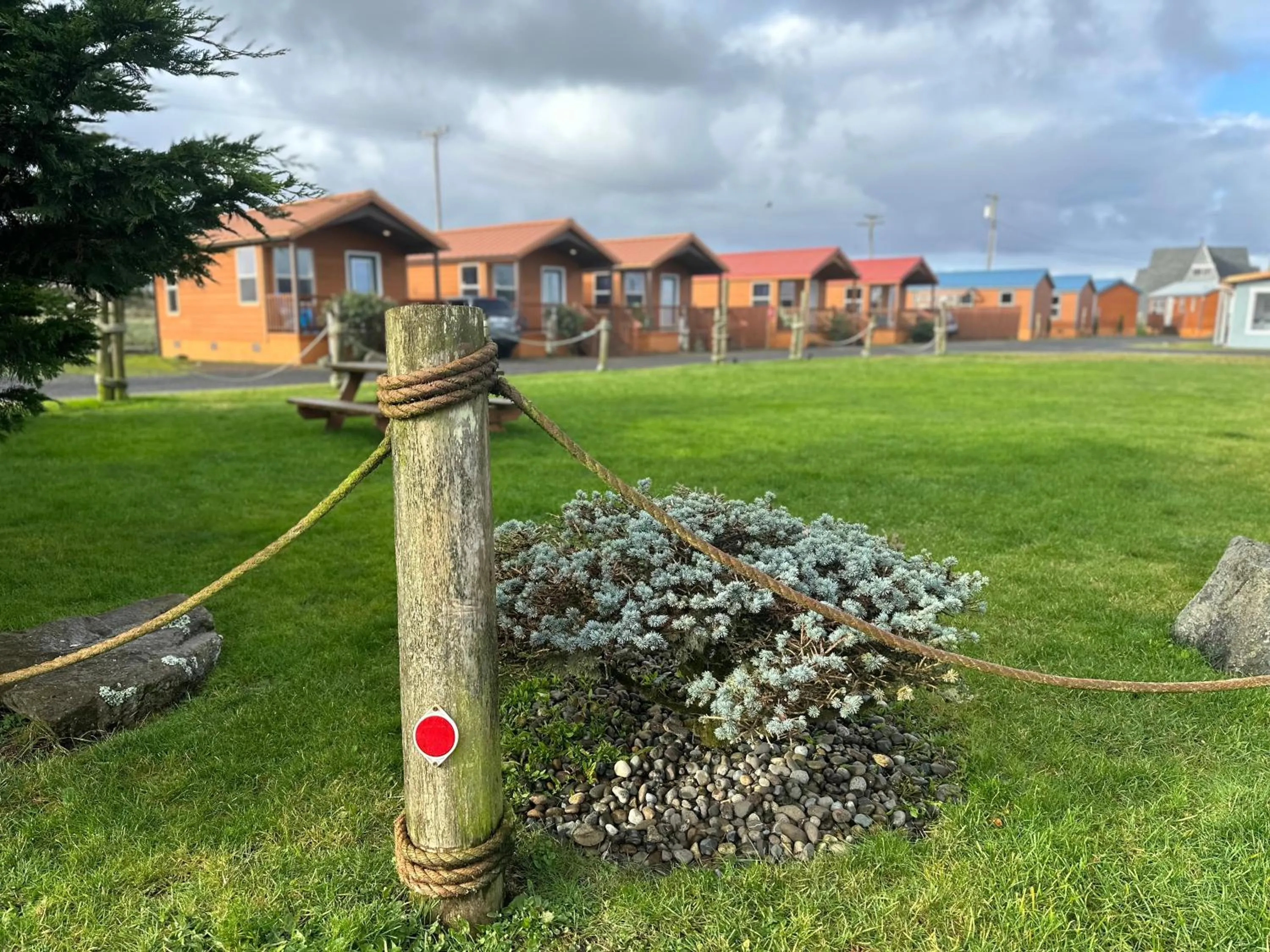 Property building in Westport Inn Cabins