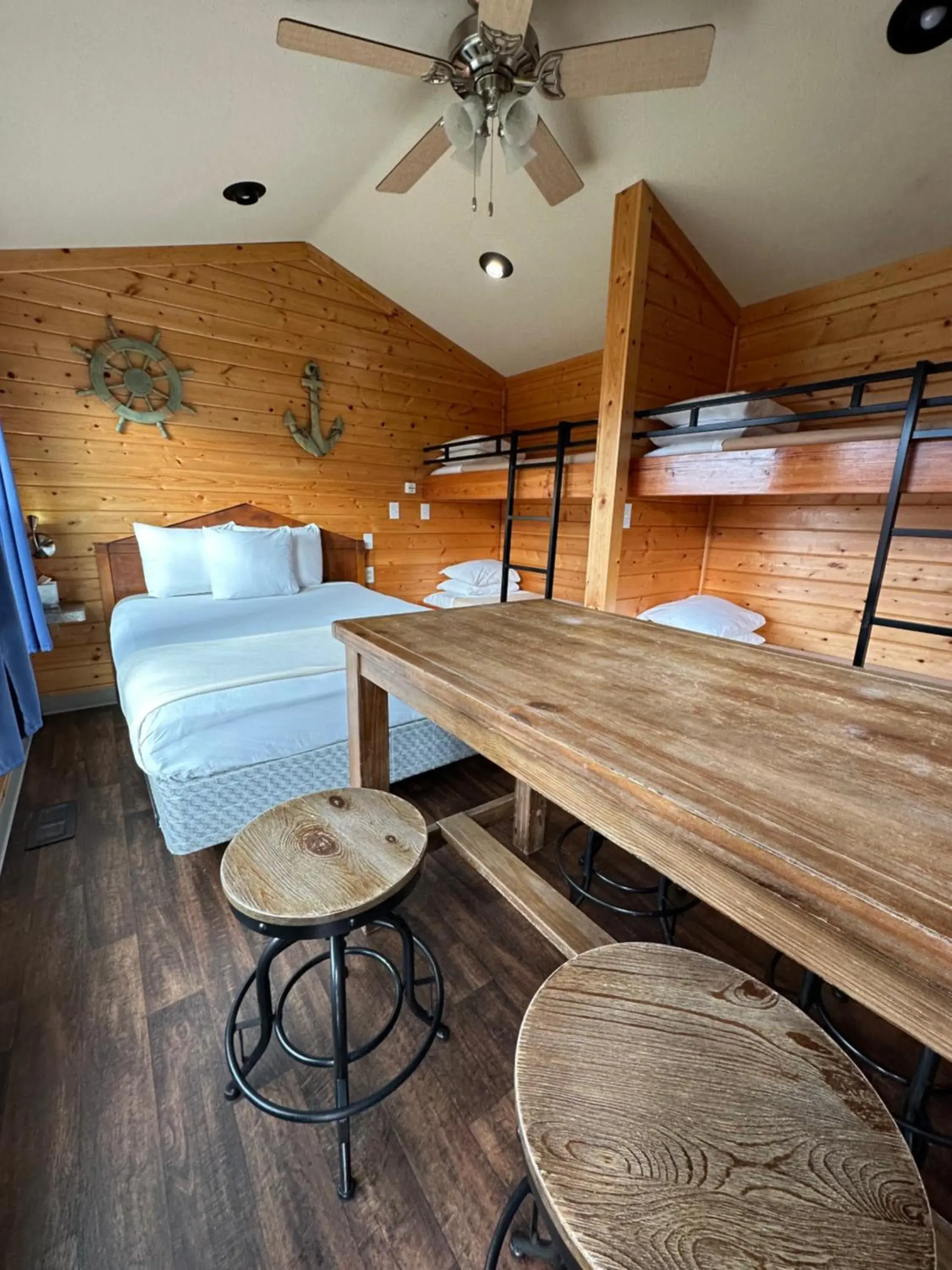 Bunkhouse Cabin in Westport Inn Cabins Bunkhouse Cabin in Westport Inn Cabins