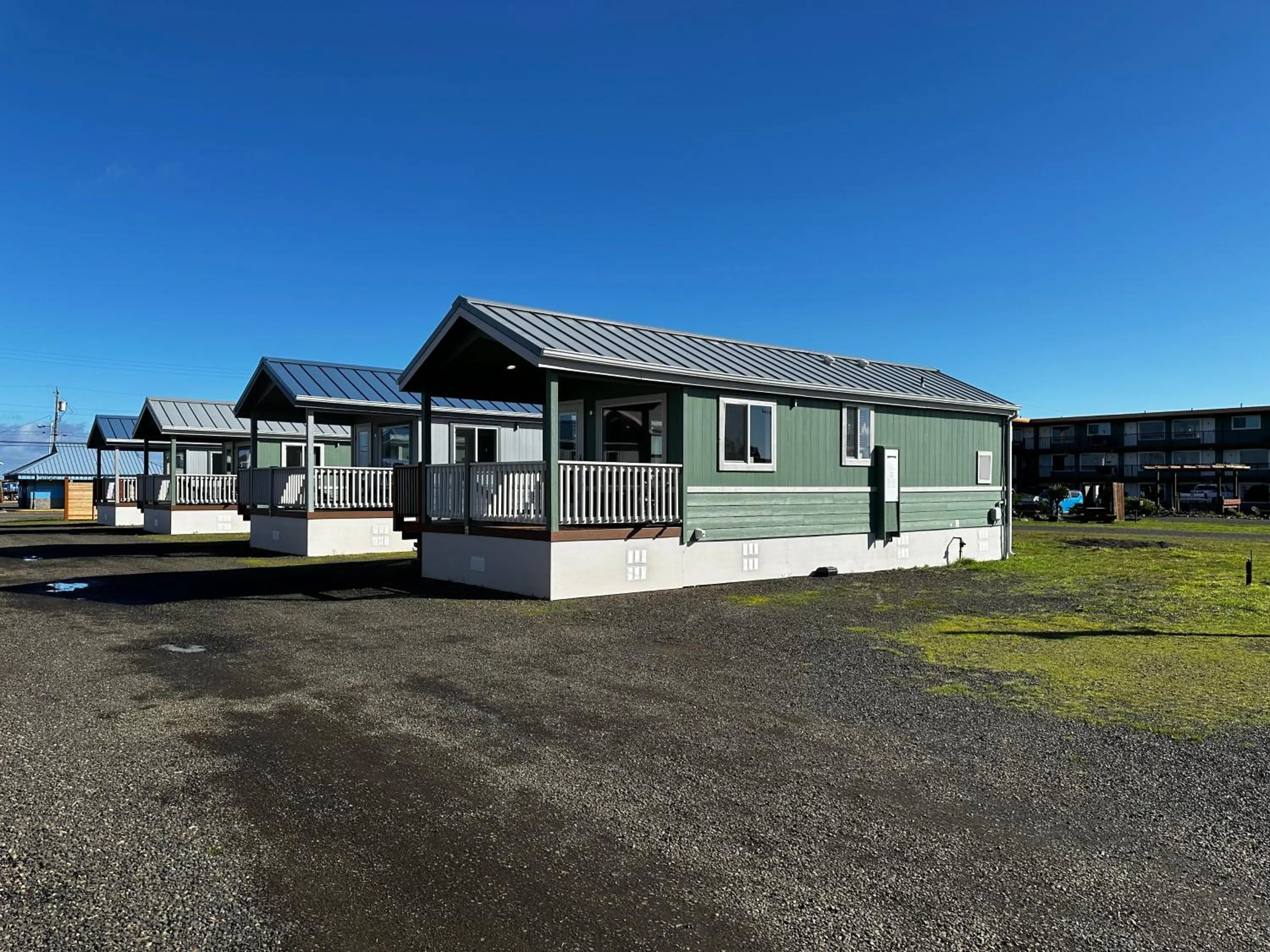 Property building in Westport Inn Cabins