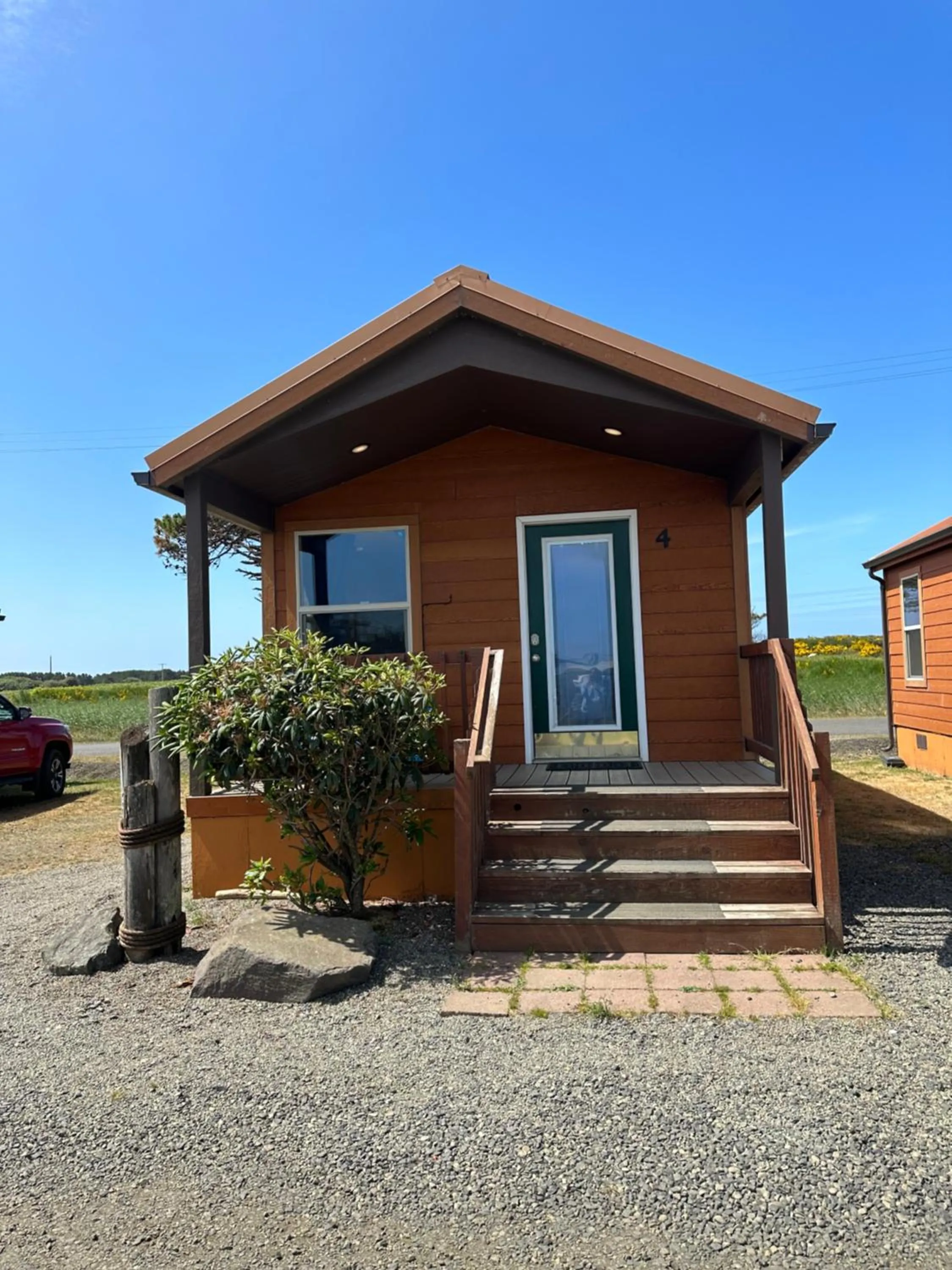 Property building in Westport Inn Cabins