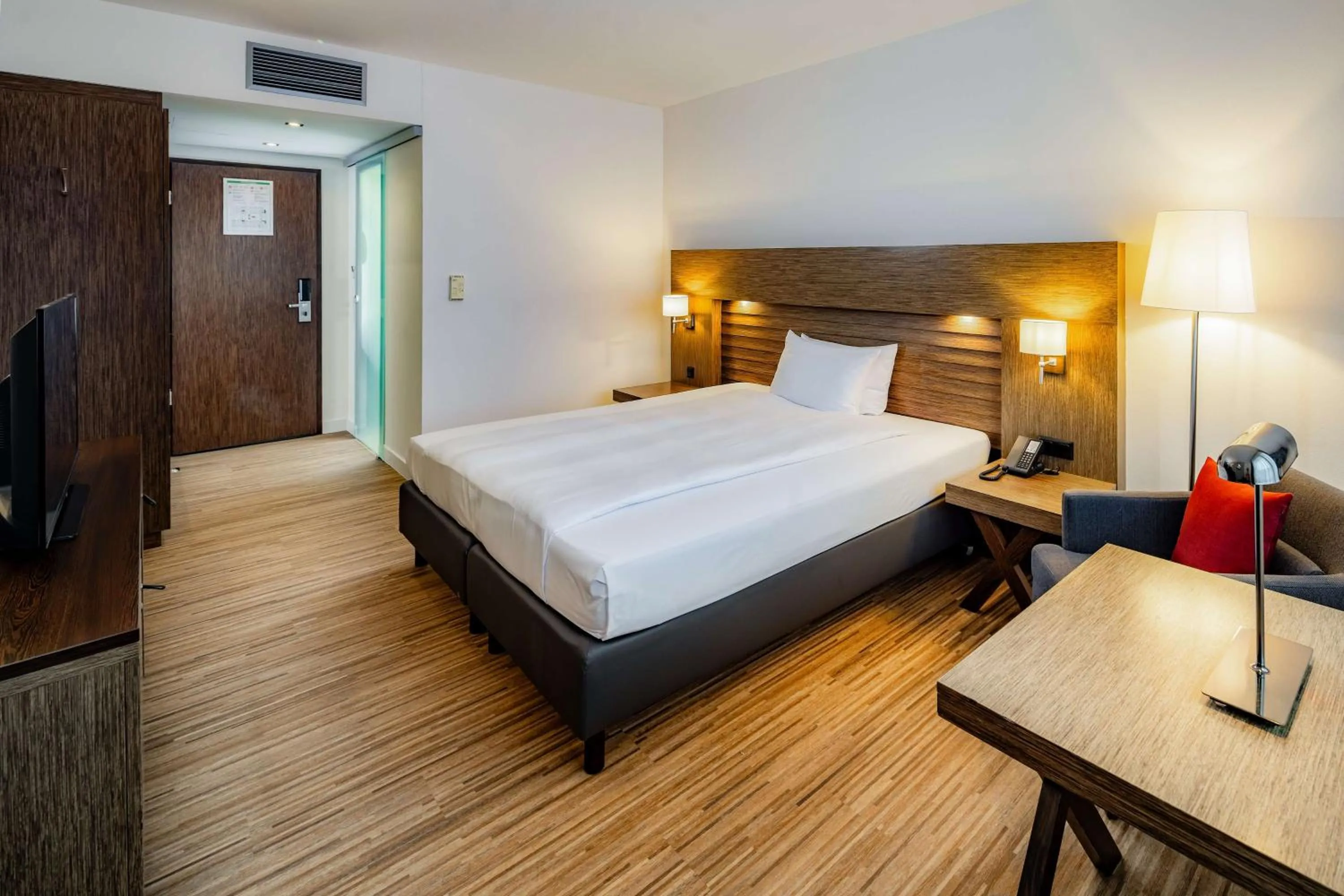 Bedroom, Bed in Park Plaza Trier