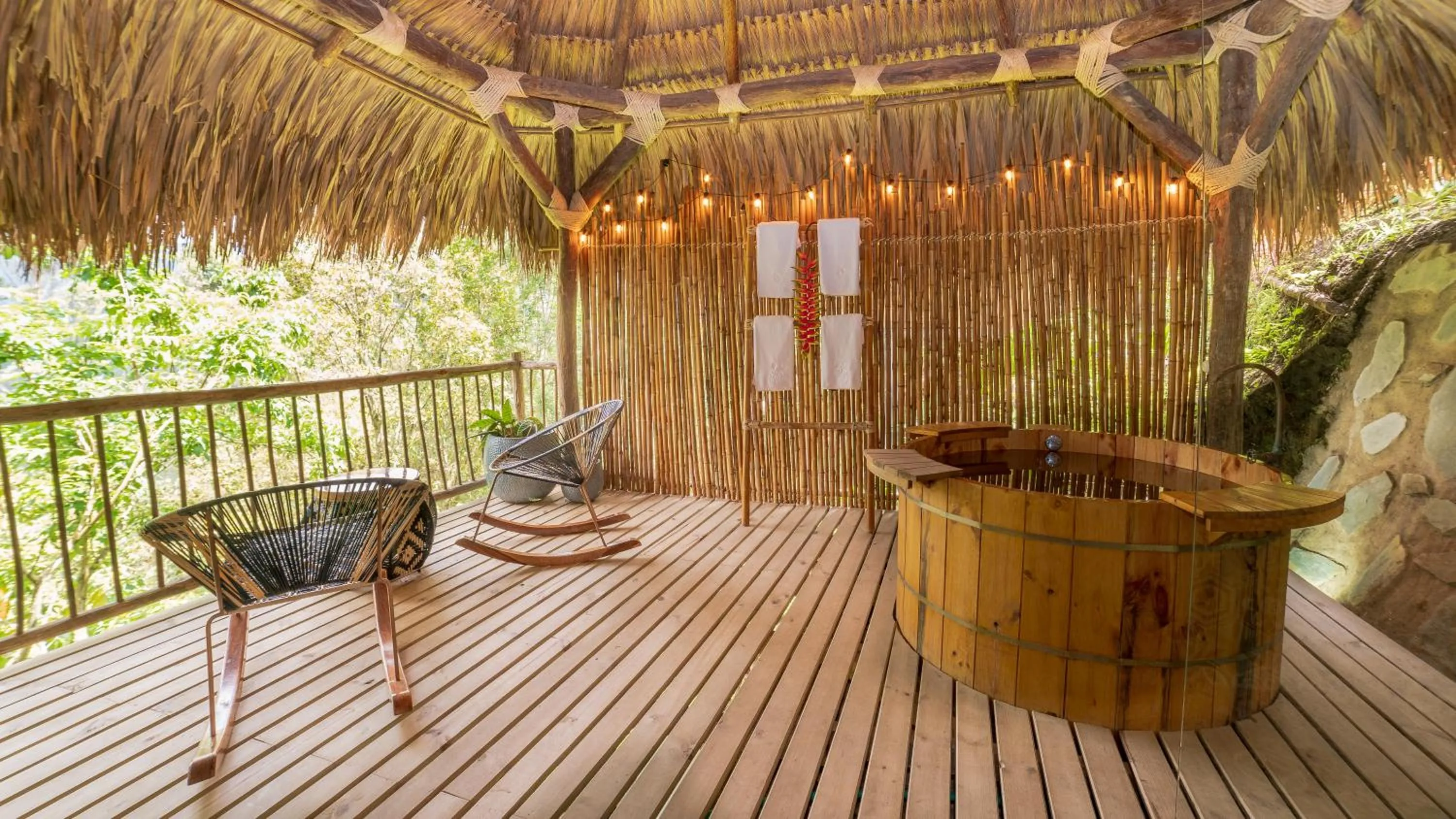 Hot Tub in Hotel Kawa Mountain Retreat