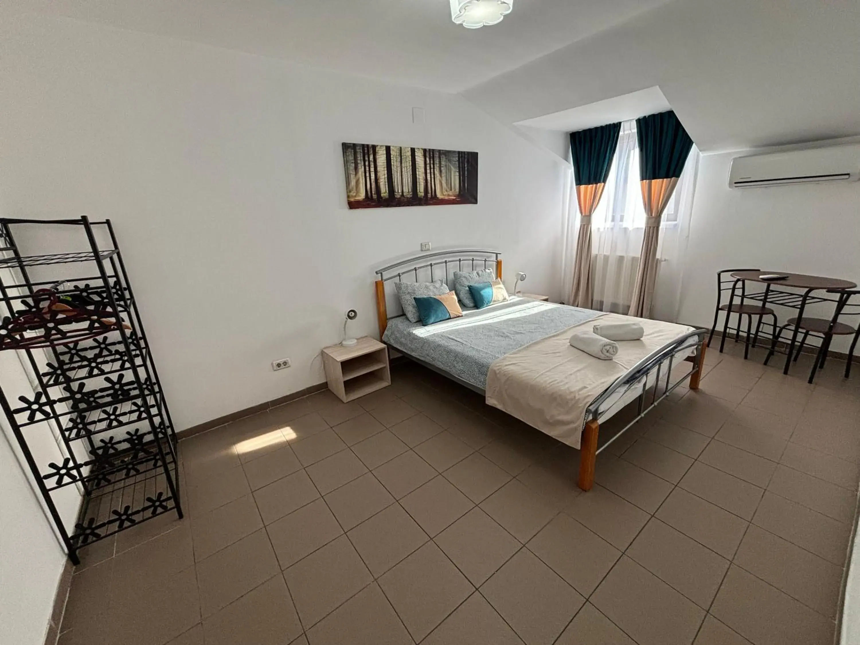 Bed in Piata Uniri Cozy Inn Bed in Piata Uniri Cozy Inn